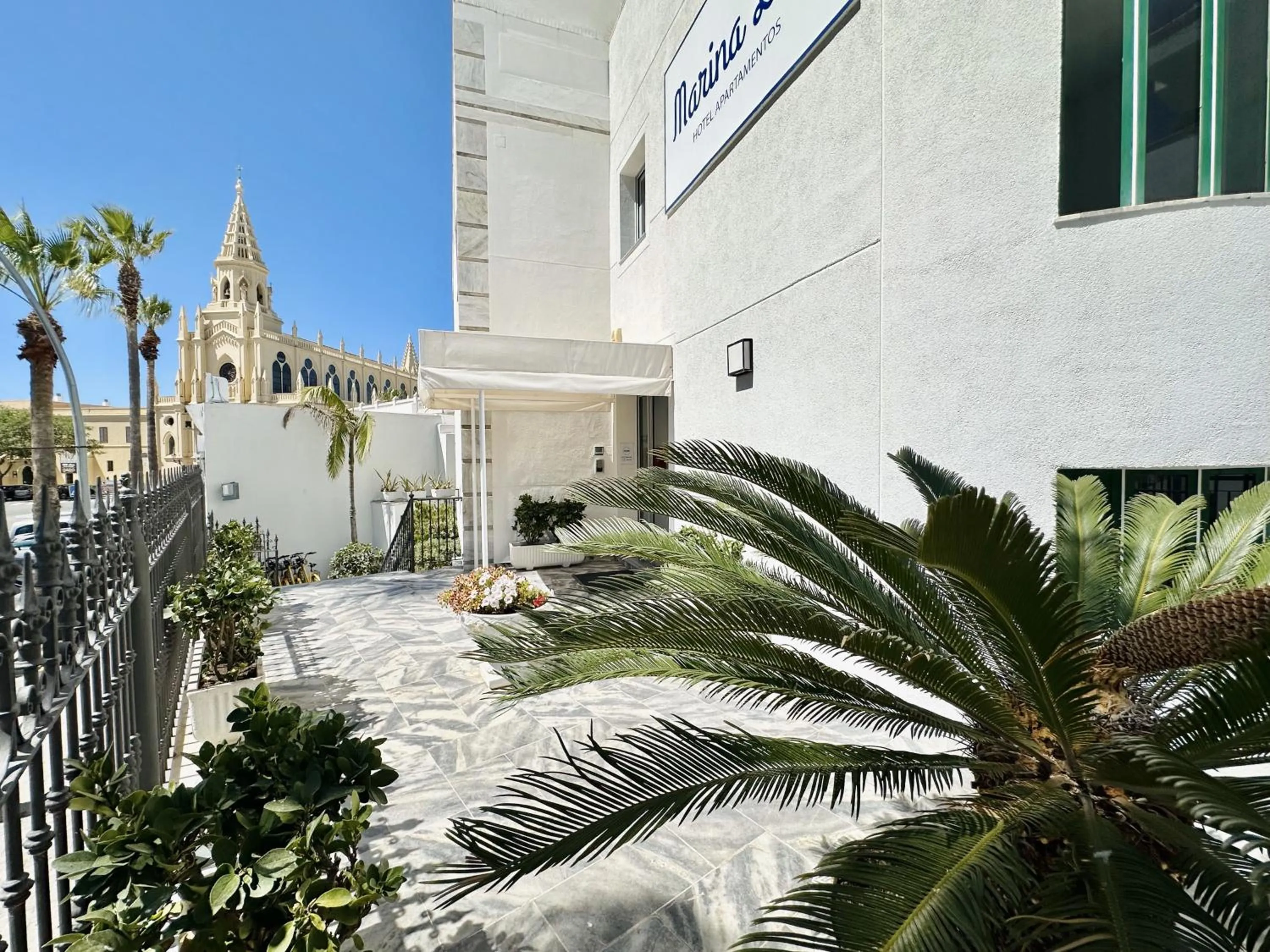 Property building in Hotel Apartamentos Marina Luz