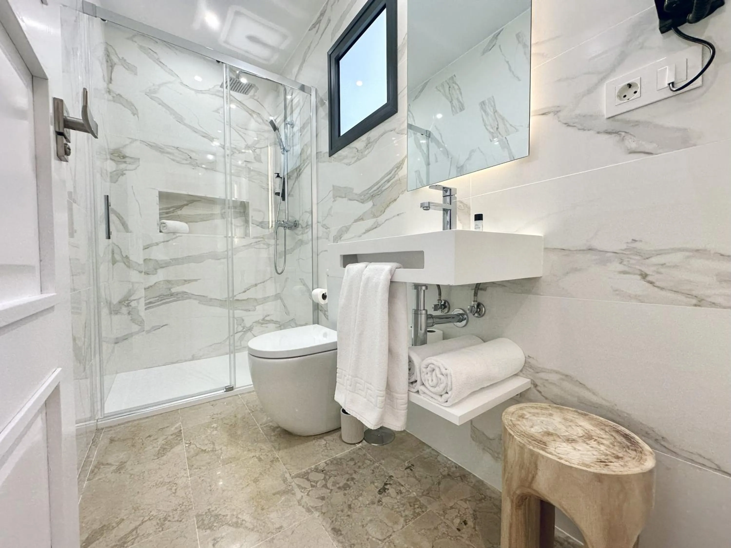 Shower in Hotel Apartamentos Marina Luz