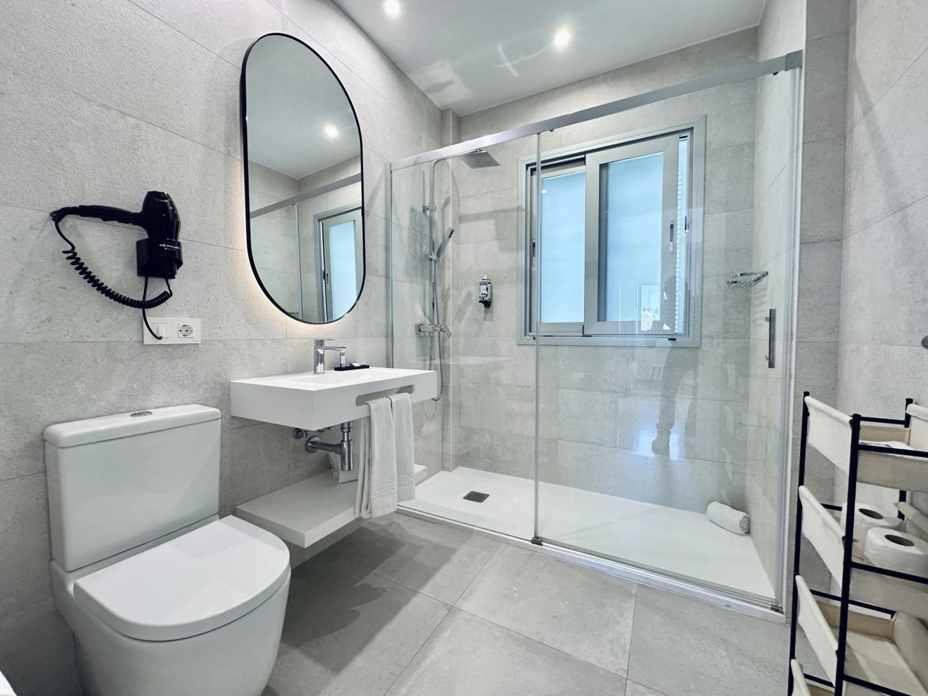 Shower in Hotel Apartamentos Marina Luz