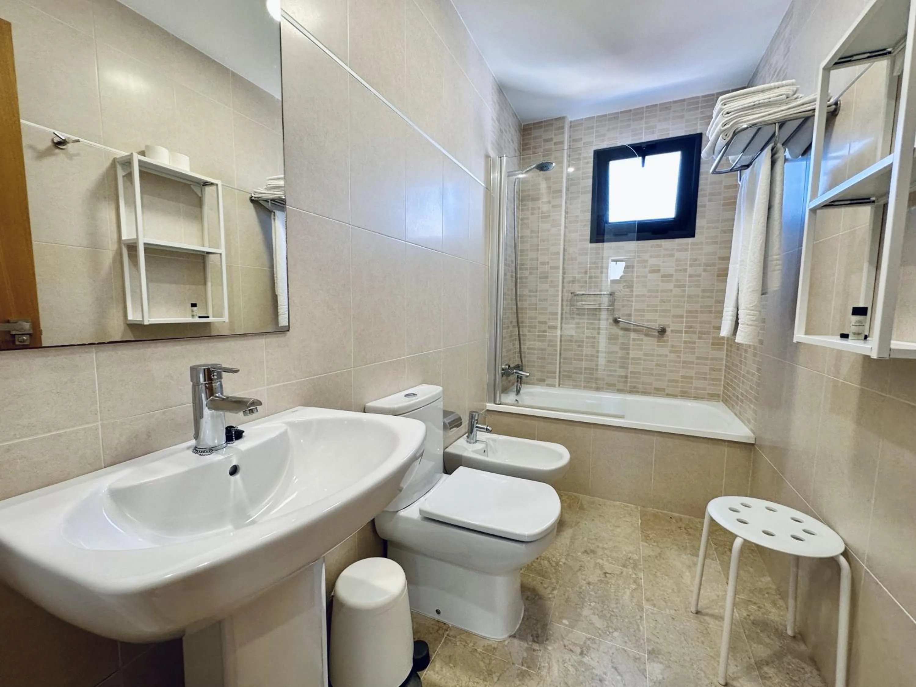 Bathroom in Hotel Apartamentos Marina Luz