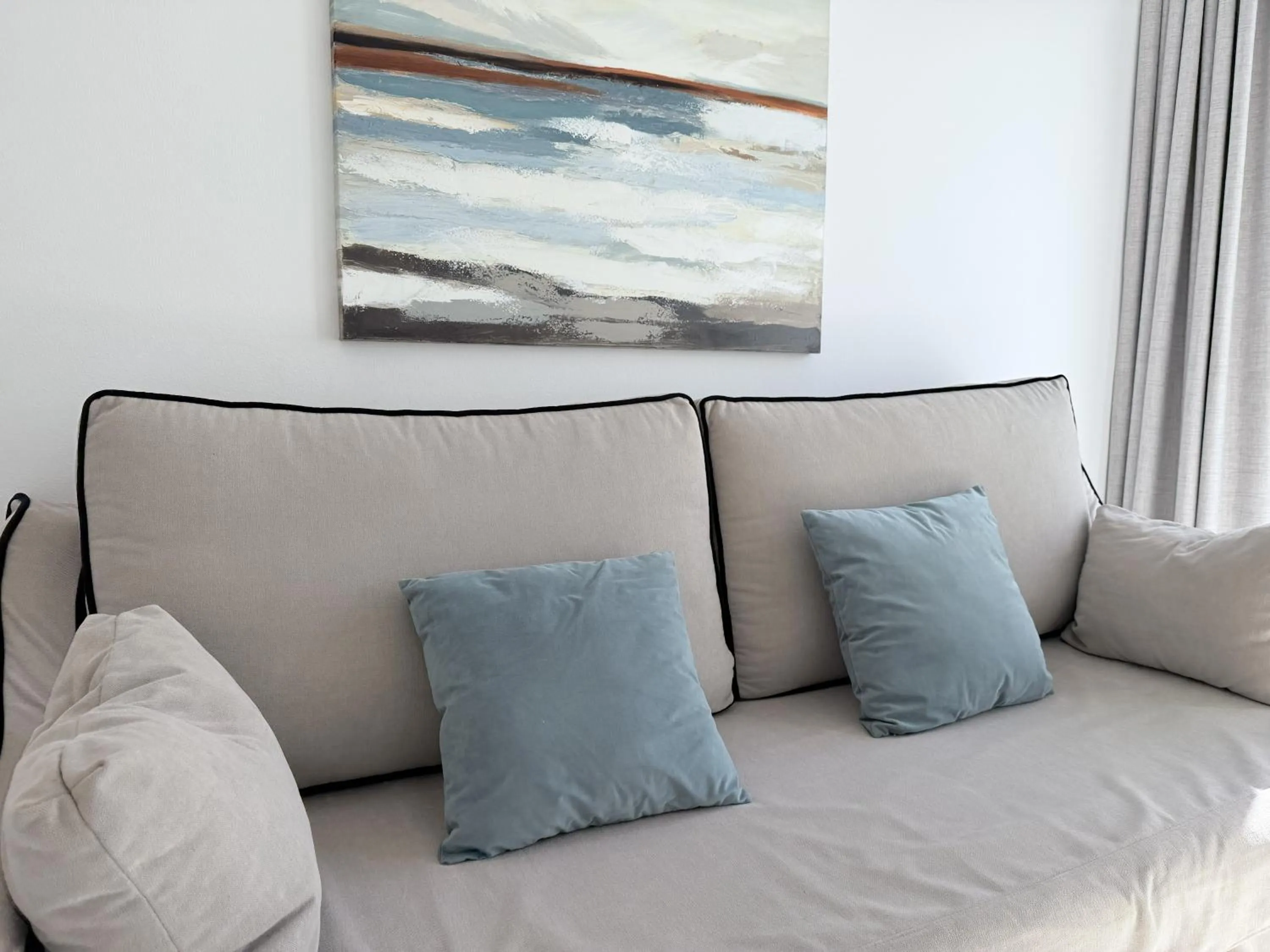 Living room, Bed in Hotel Apartamentos Marina Luz