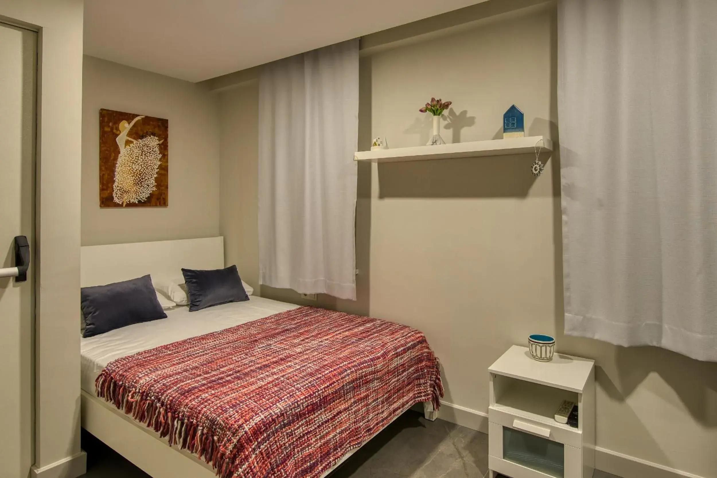 Bedroom, Bed in Arkk Homes Bedroom, Bed in Arkk Homes