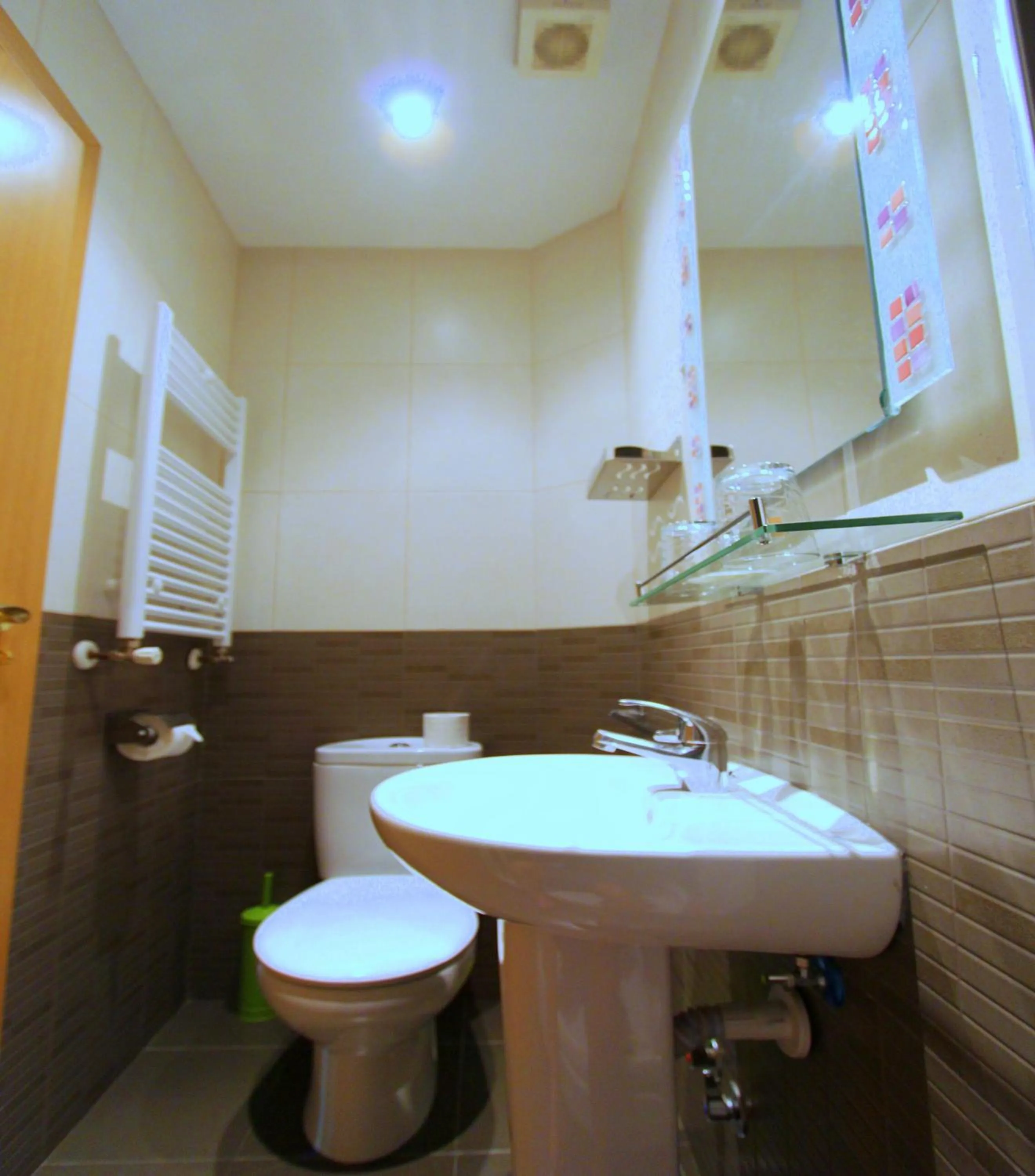 Bathroom in Hostal Regio