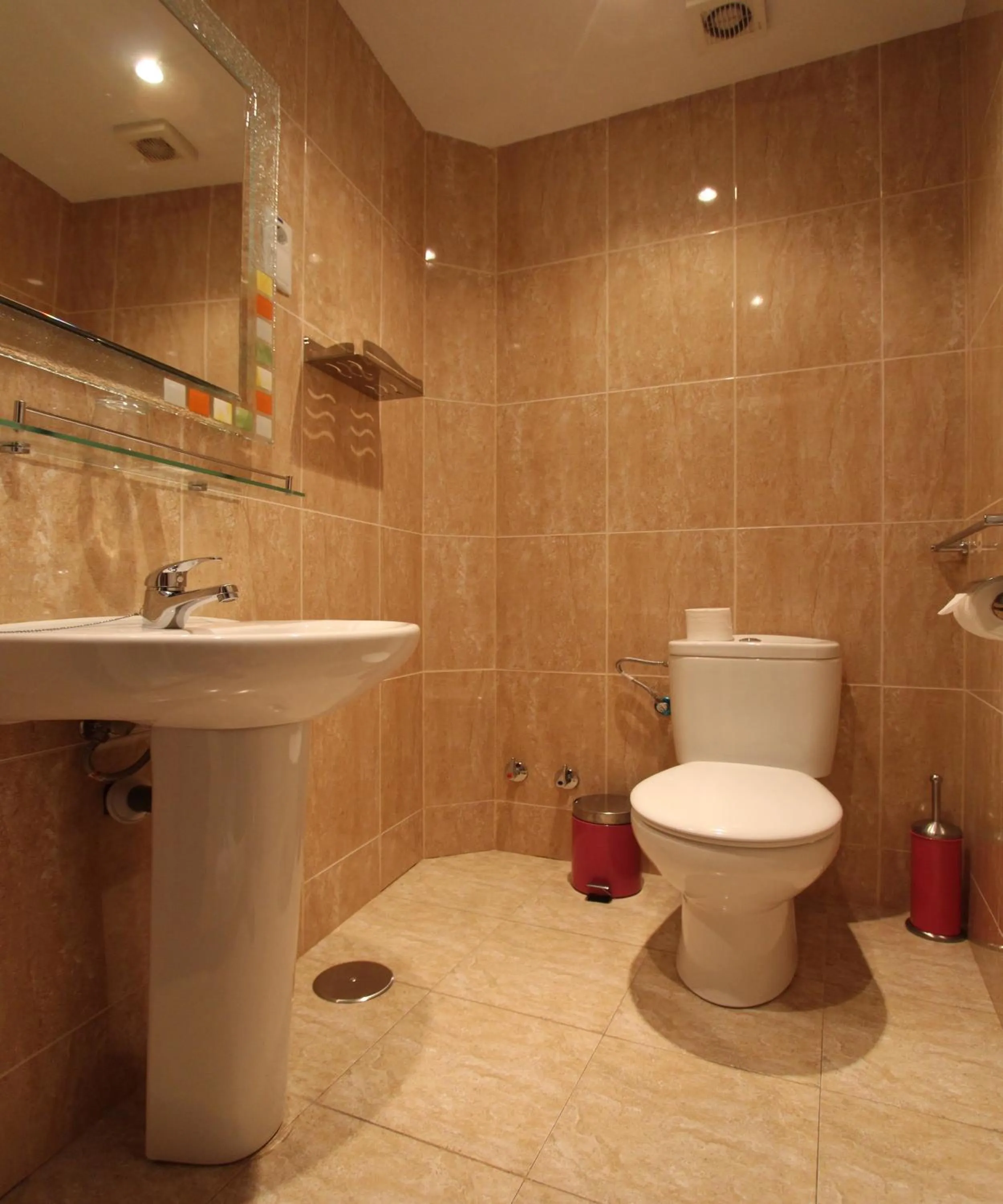 Bathroom in Hostal Regio