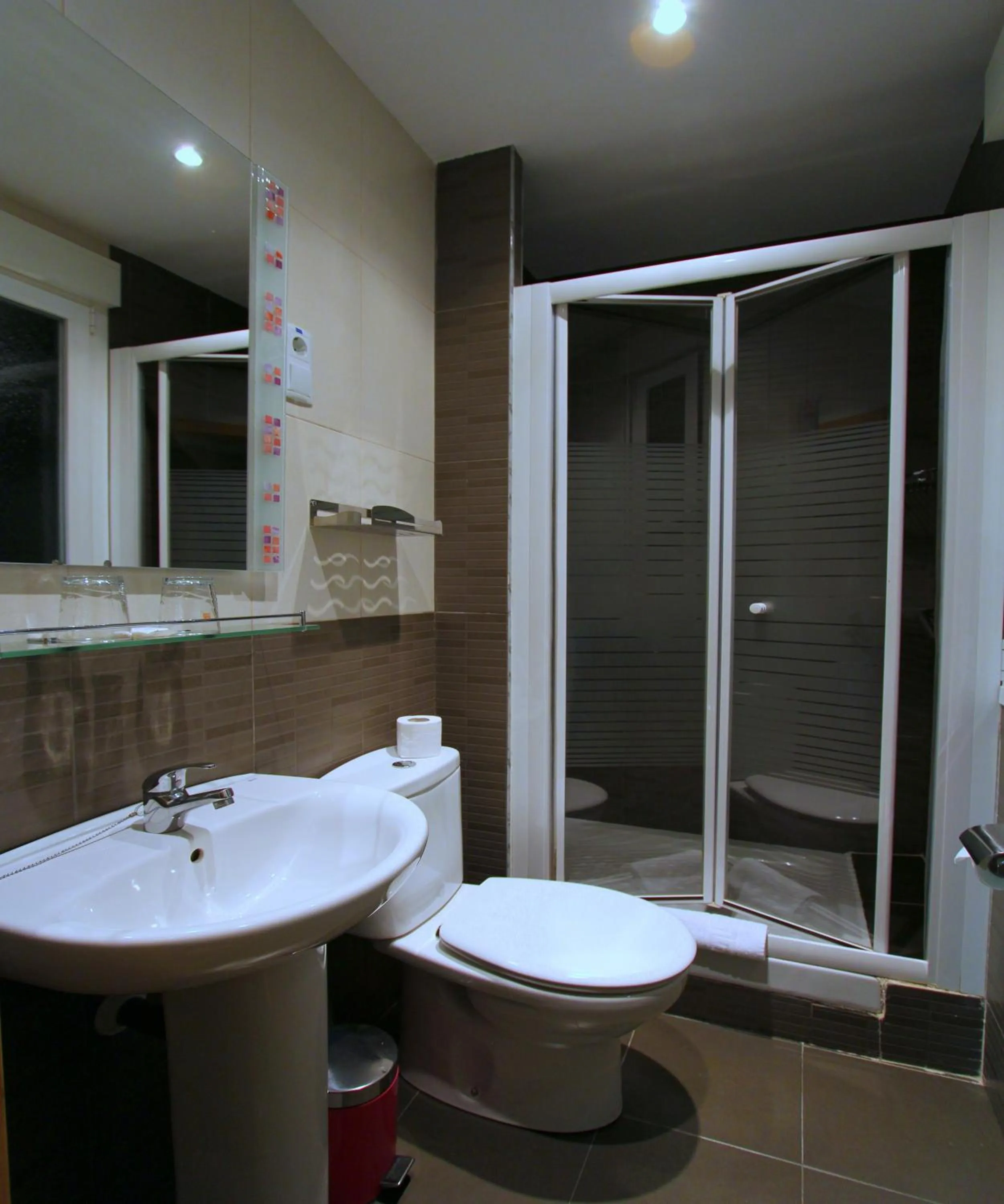 Bathroom in Hostal Regio