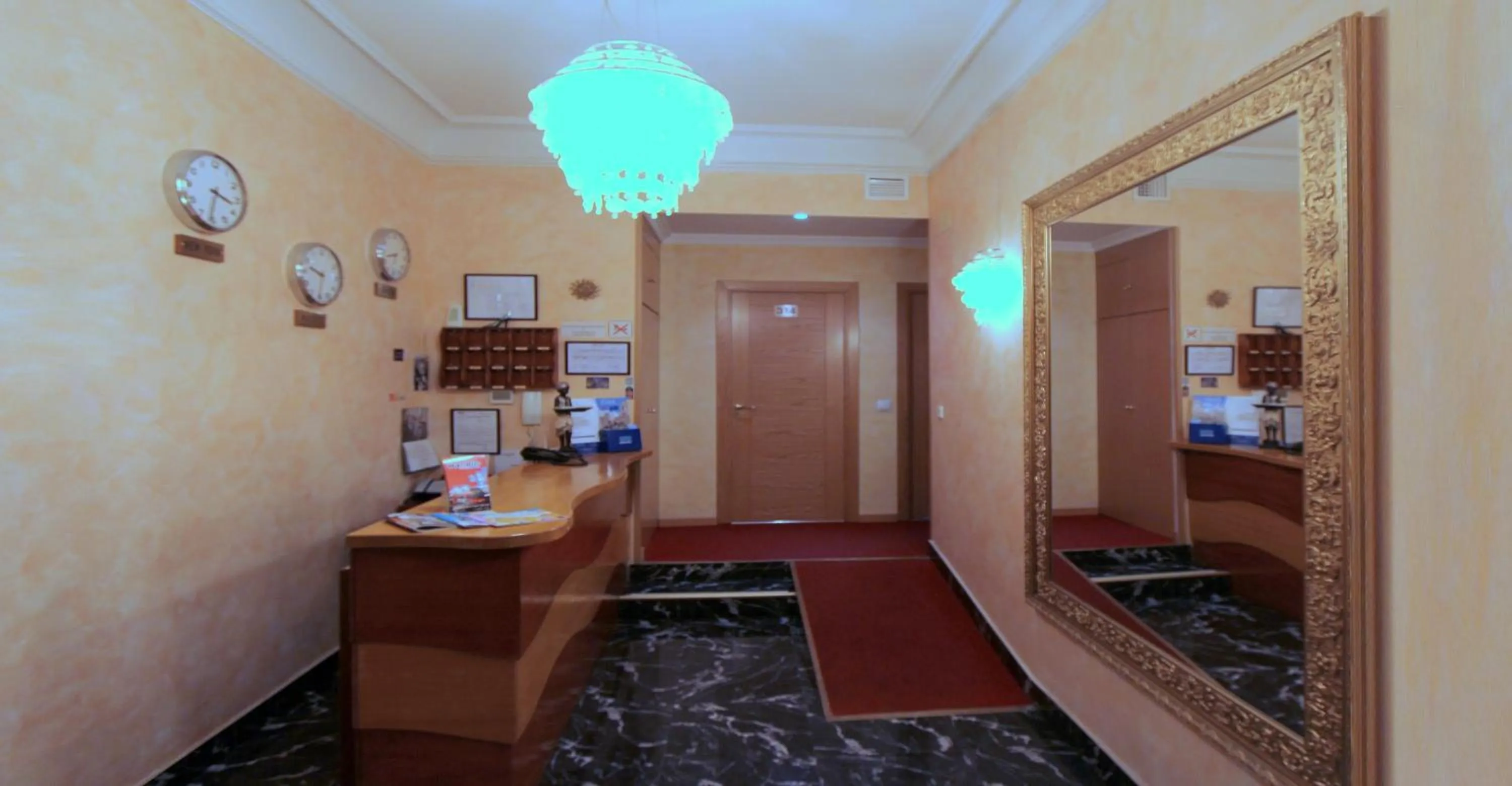 Lobby or reception in Hostal Regio