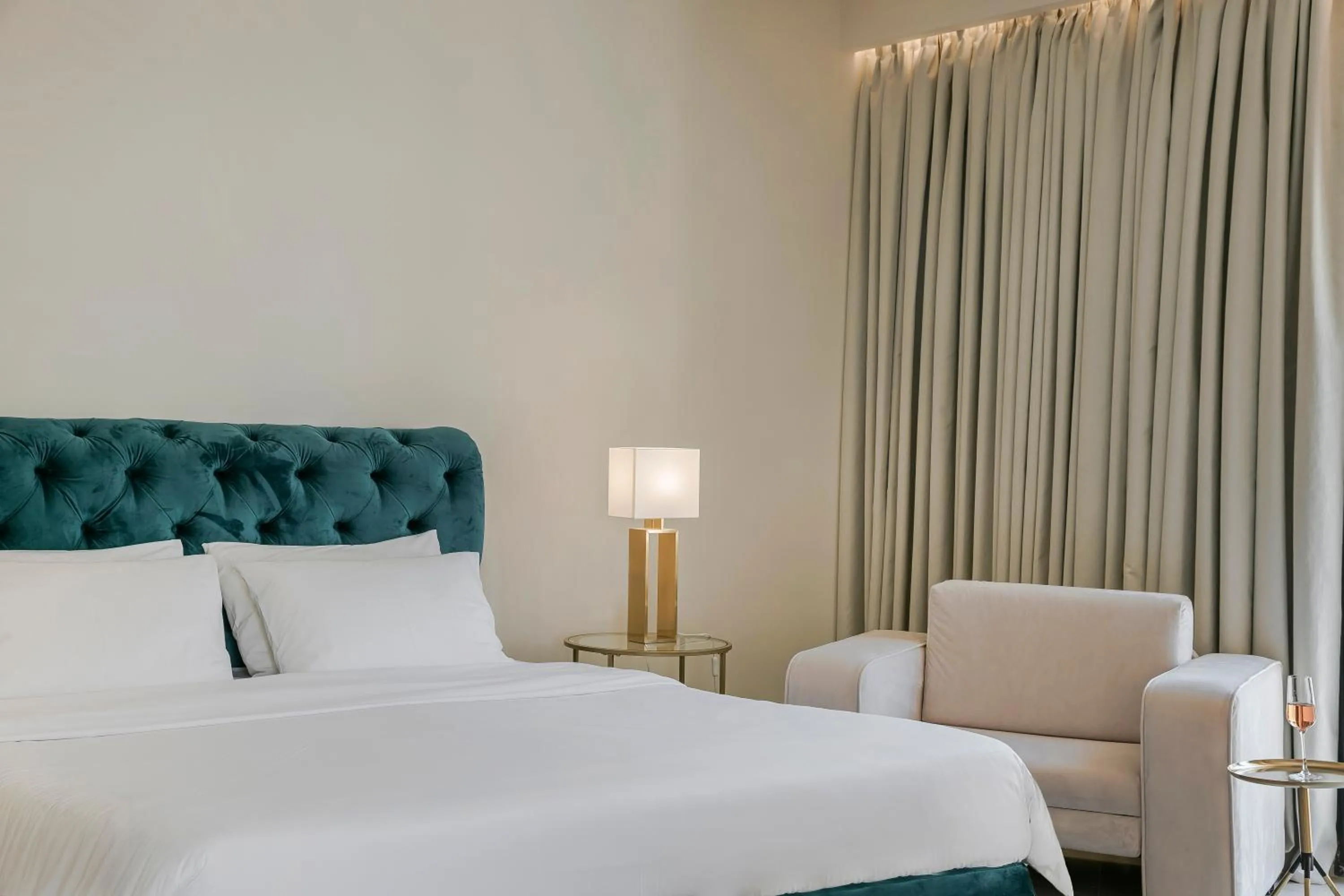 Bed in Alley Boutique Hotel and Spa