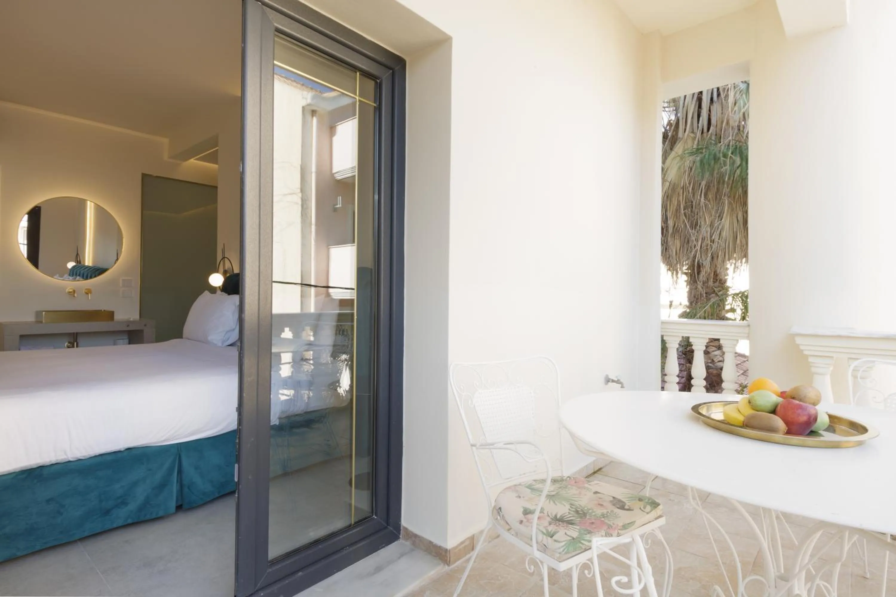 Bed in Alley Boutique Hotel and Spa