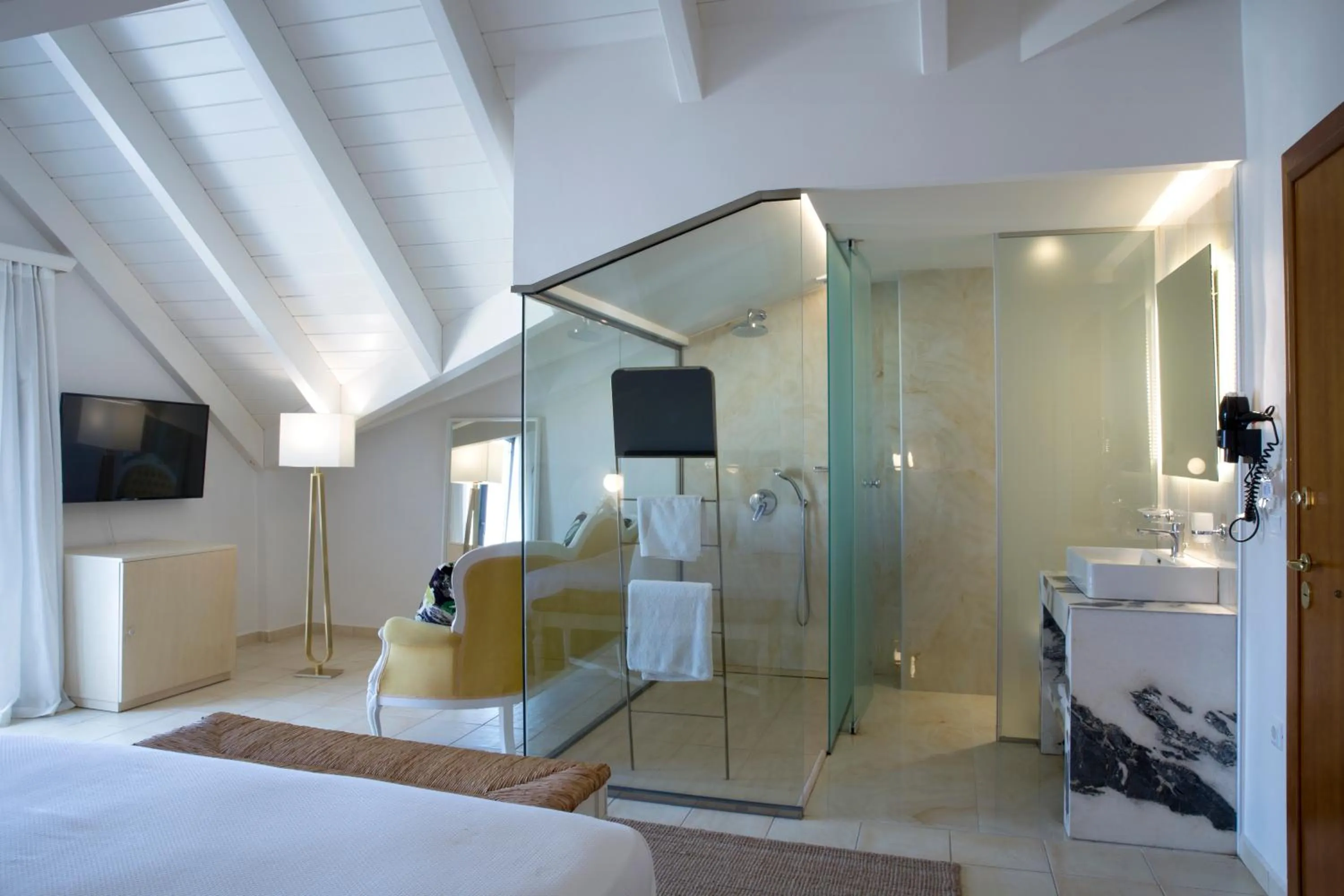 Bed in Alley Boutique Hotel and Spa