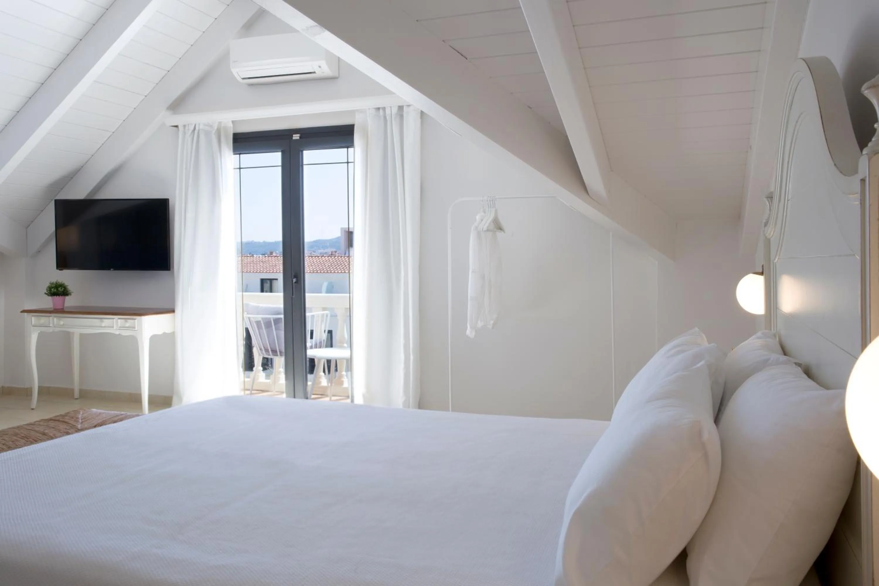 Bed in Alley Boutique Hotel and Spa