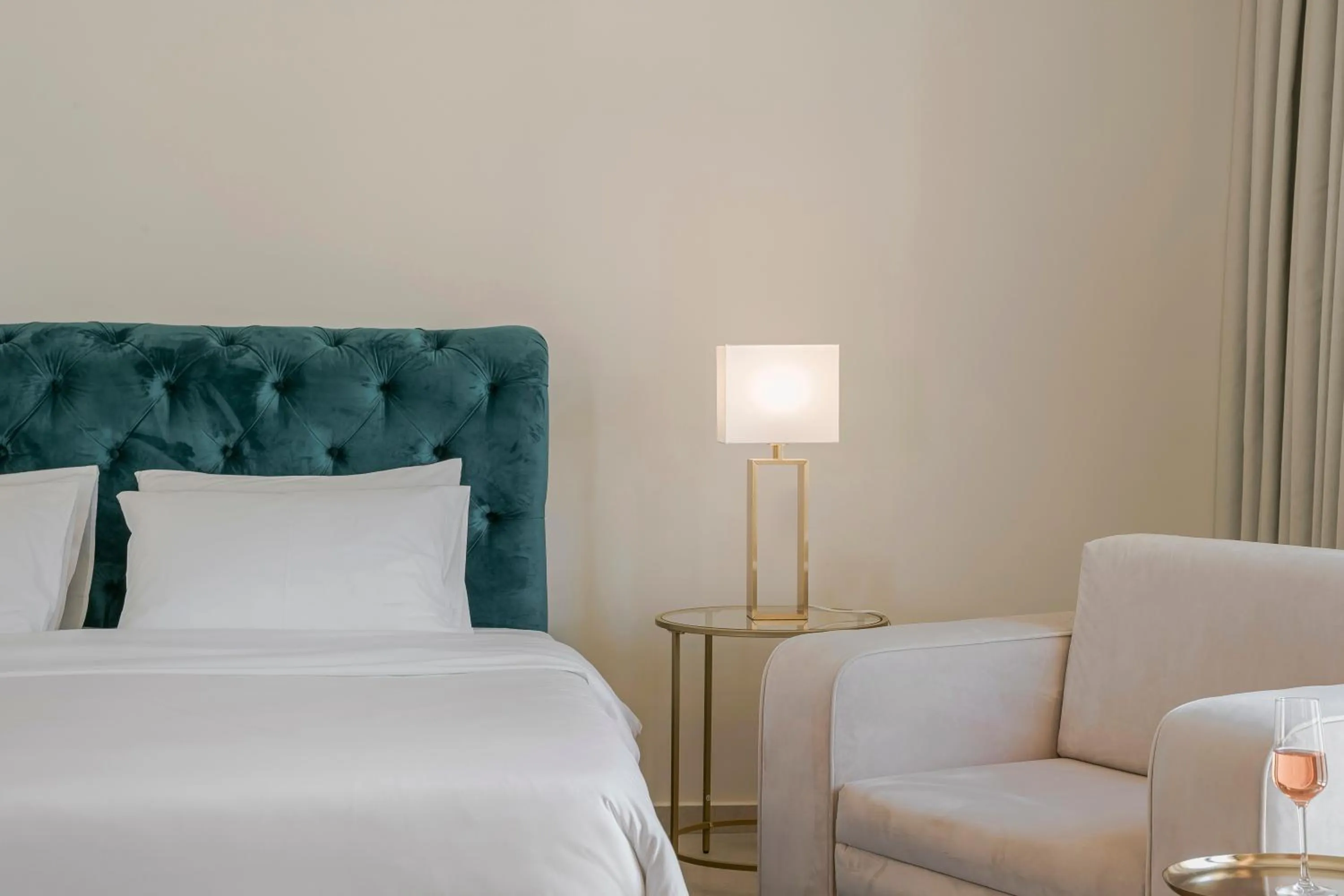 Bed in Alley Boutique Hotel and Spa