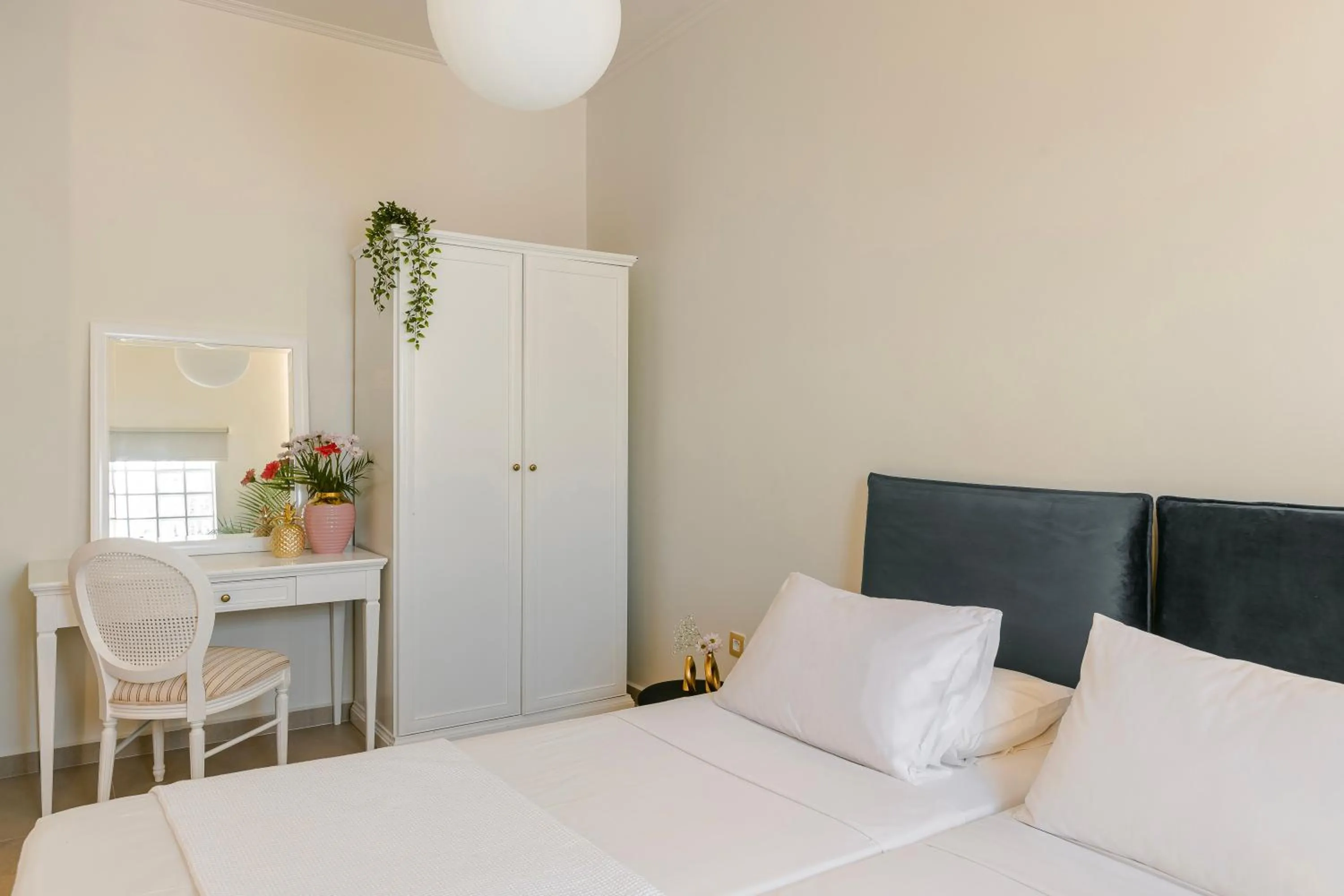 Bed in Alley Boutique Hotel and Spa