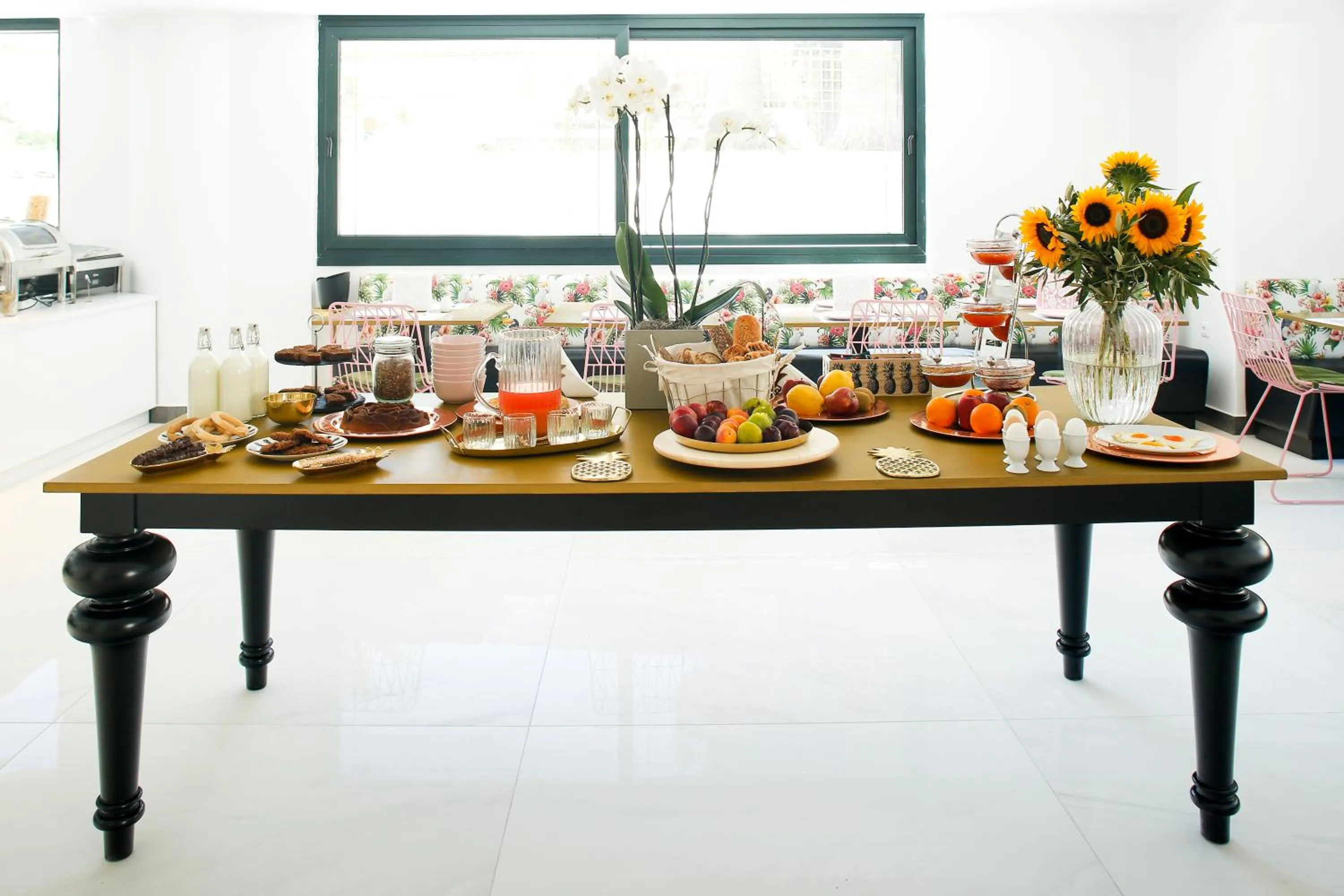 Restaurant/places to eat in Alley Boutique Hotel and Spa