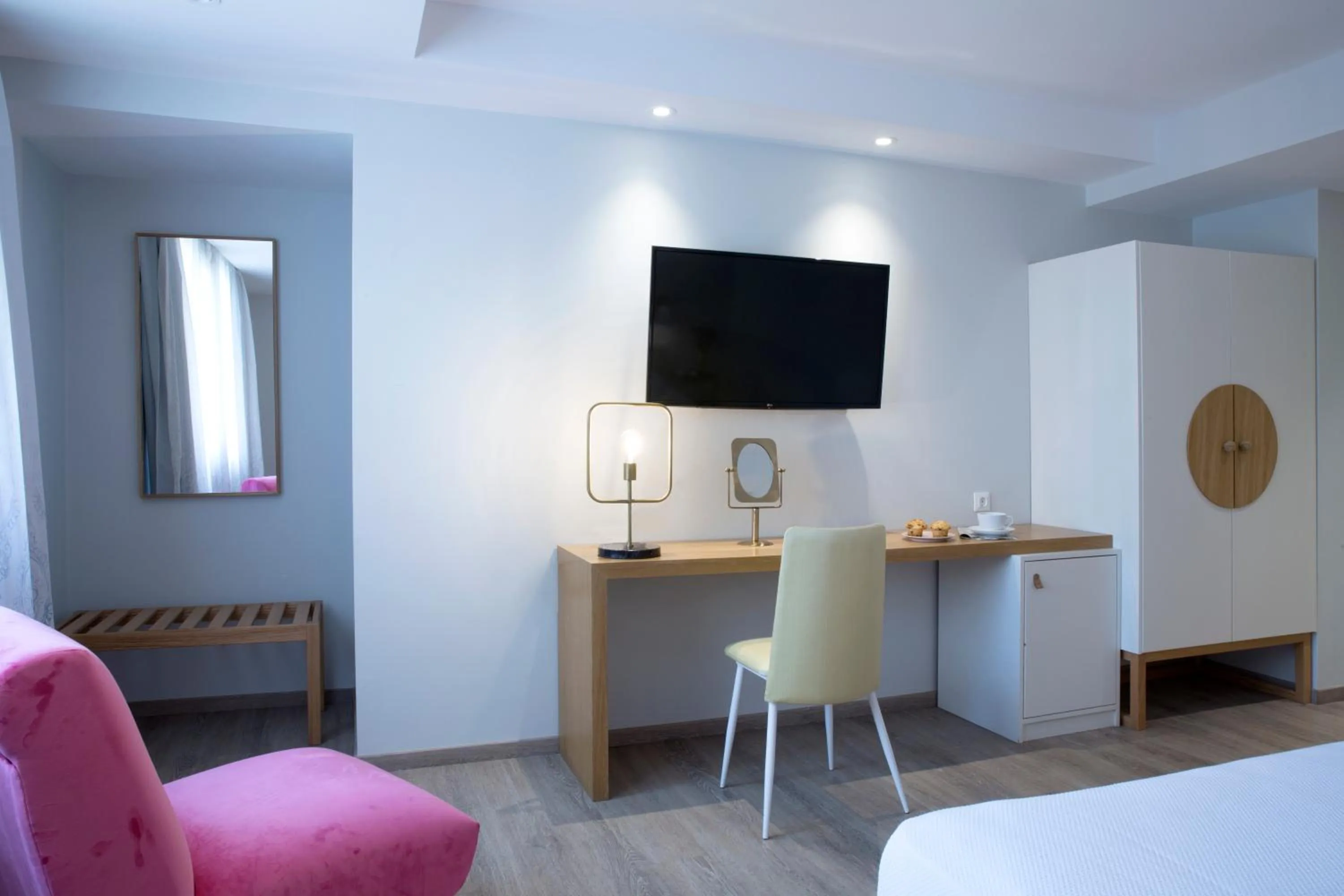 Bed in Alley Boutique Hotel and Spa