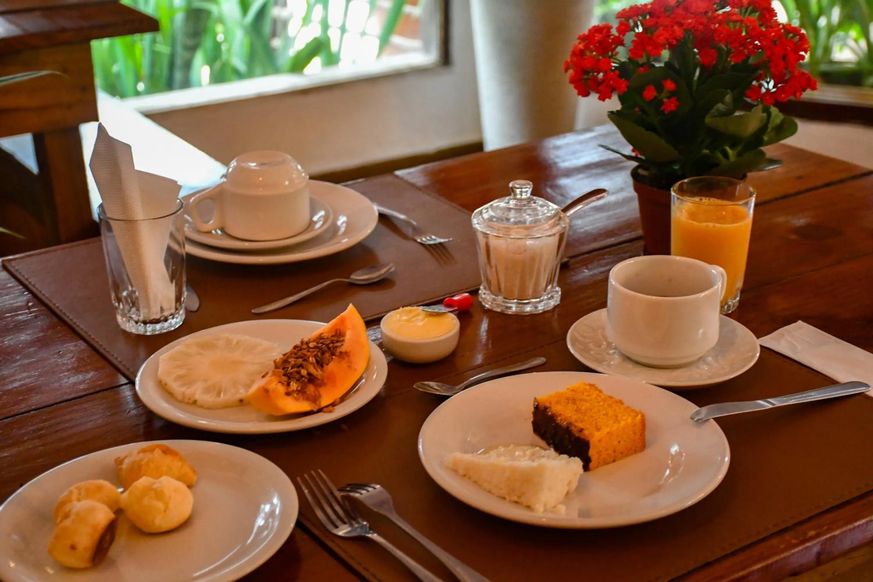 Food and drinks in Pousada João Maria