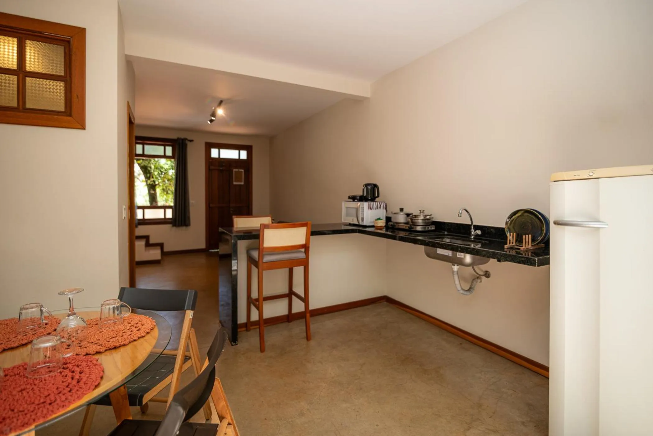 Communal kitchen in Villa Rica Pousada