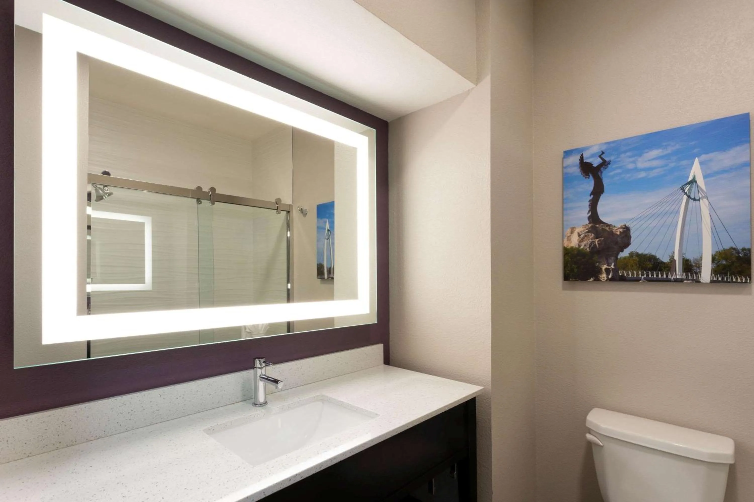 Bathroom in La Quinta by Wyndham Wichita Airport