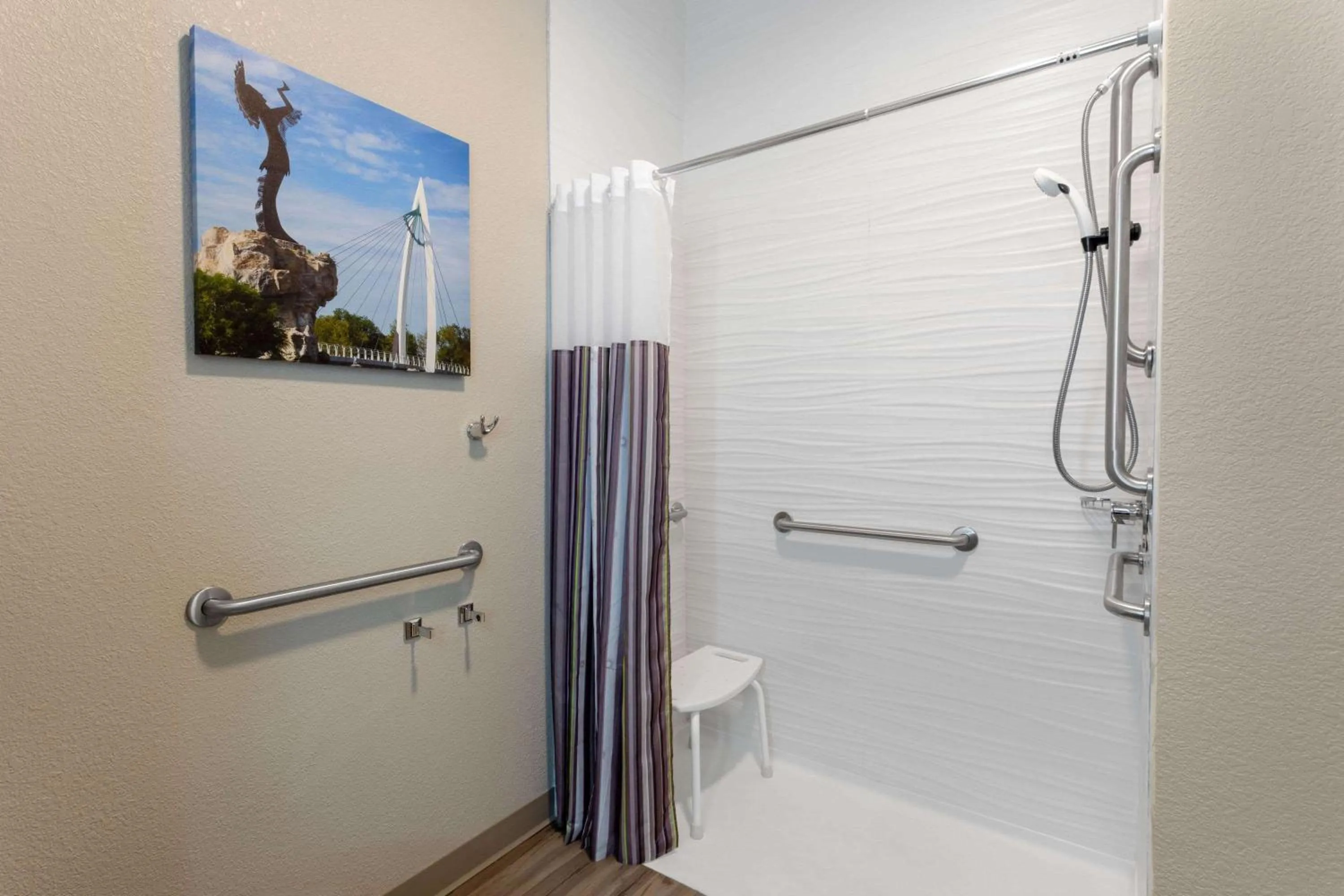 Shower in La Quinta by Wyndham Wichita Airport