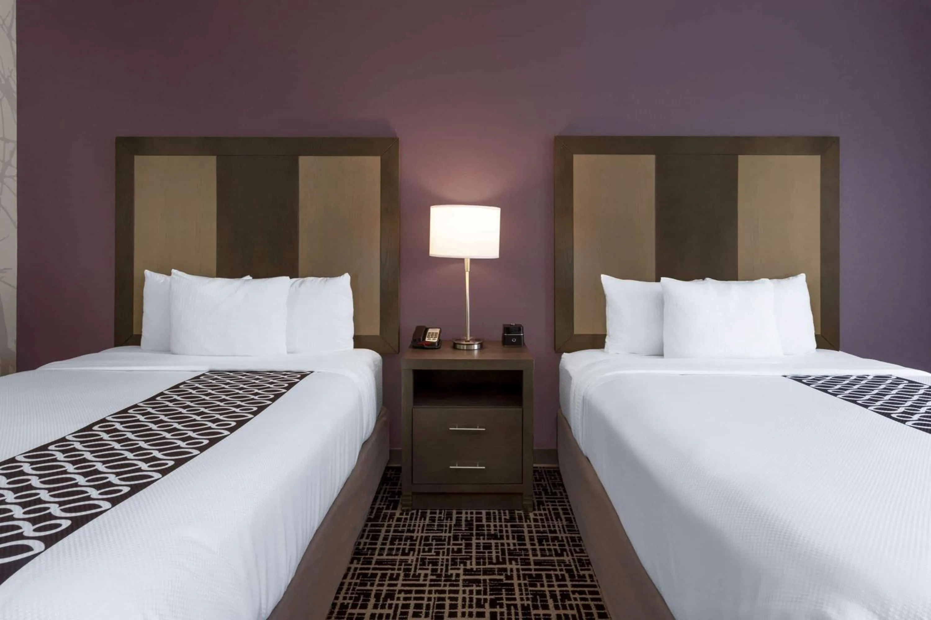Photo of the whole room, Bed in La Quinta by Wyndham Wichita Airport