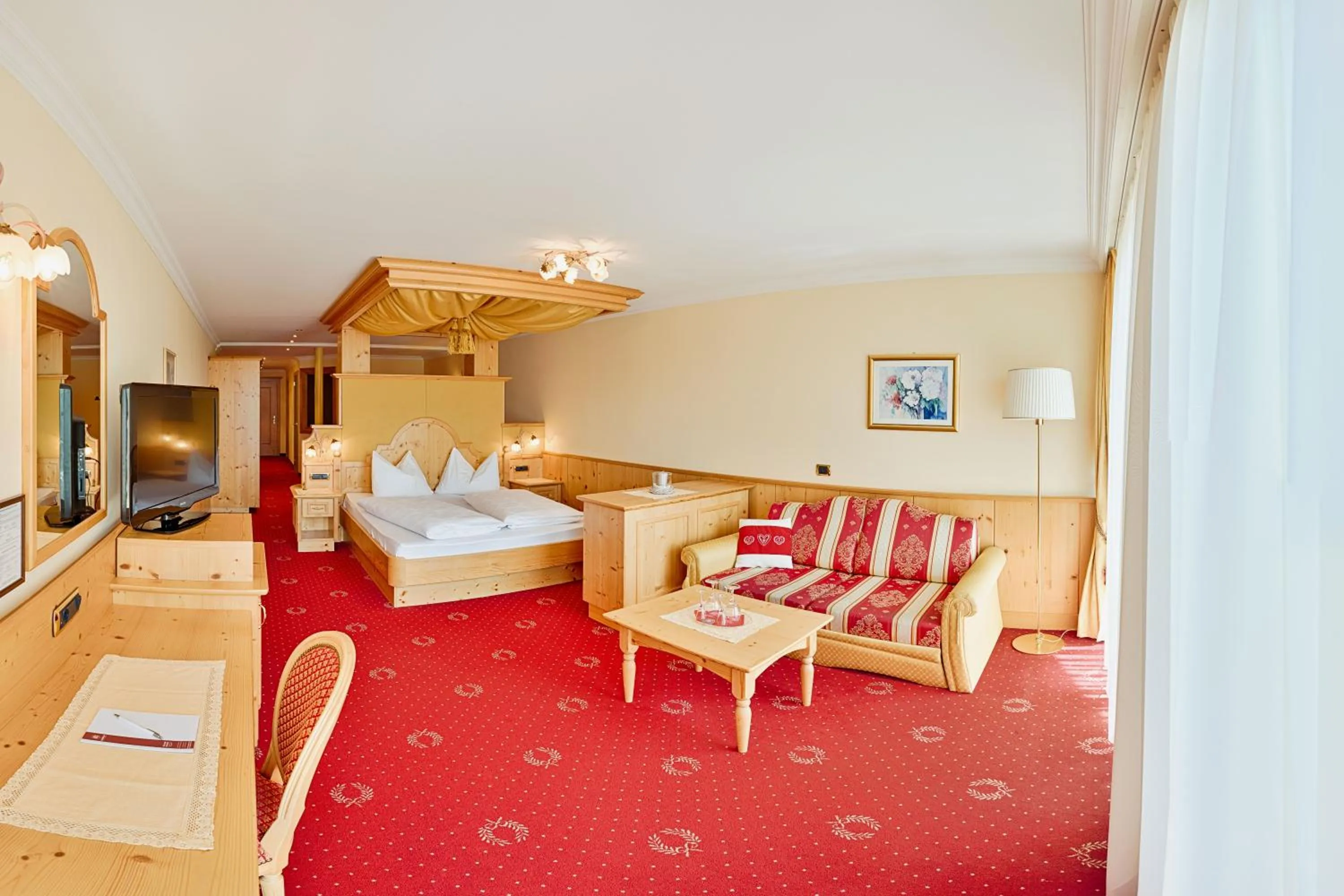 Suite with Balcony and Mountain View - single occupancy in Granpanorama Hotel StephansHof