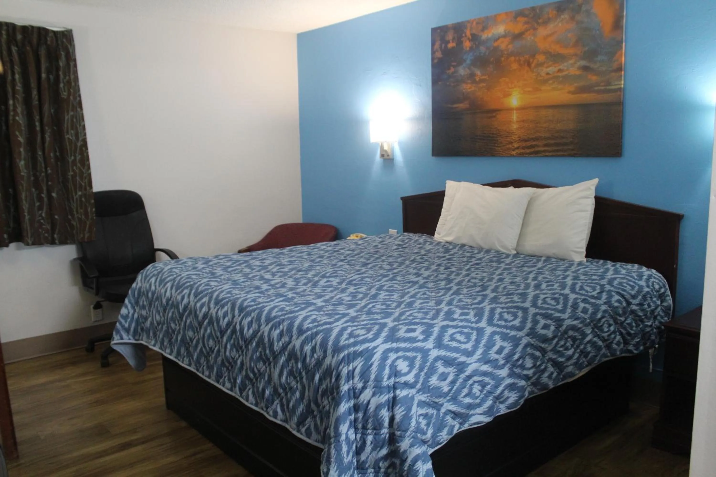 Bedroom, Bed in Extended Stay Warrenton Inn