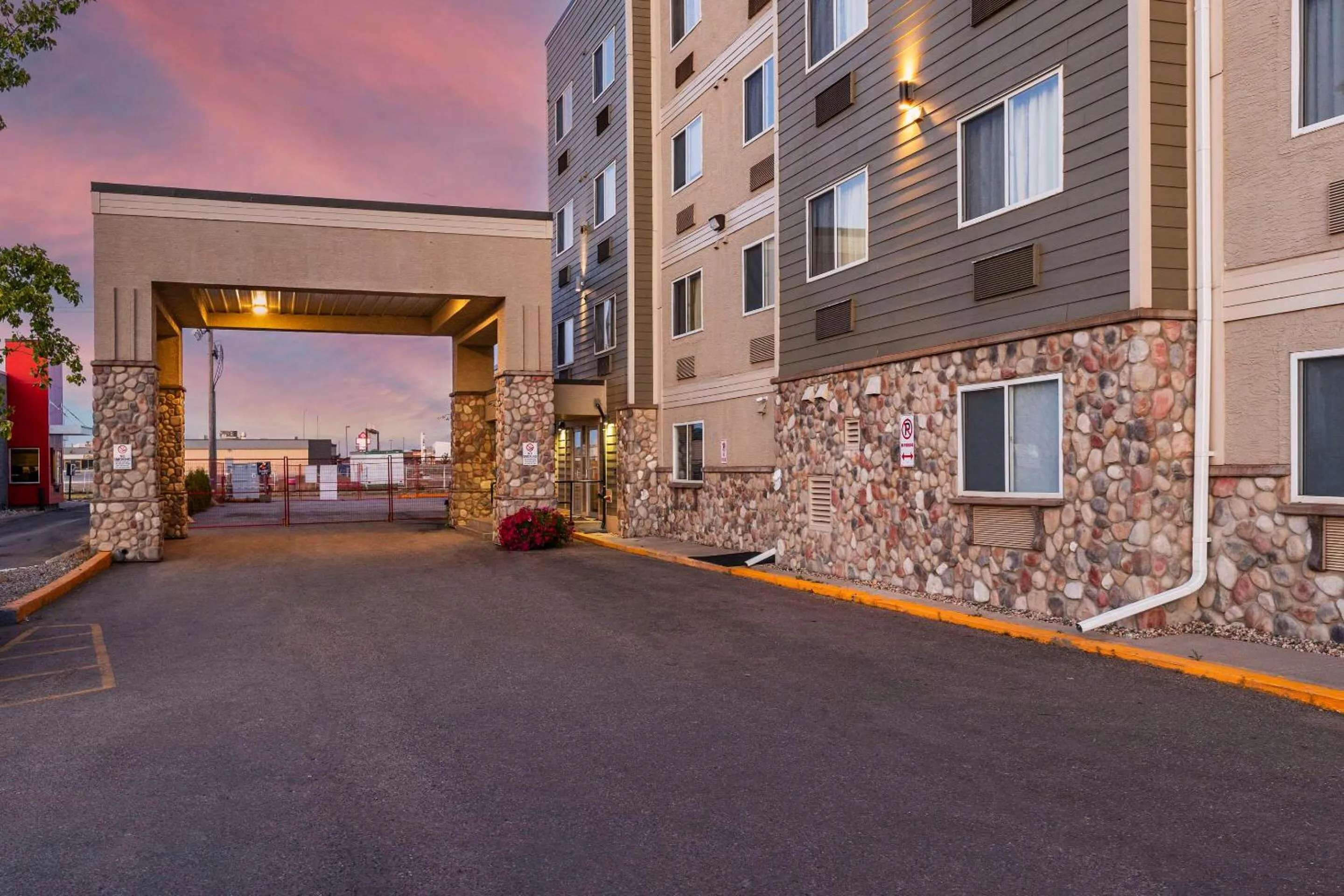 Property building in Comfort Inn & Suites