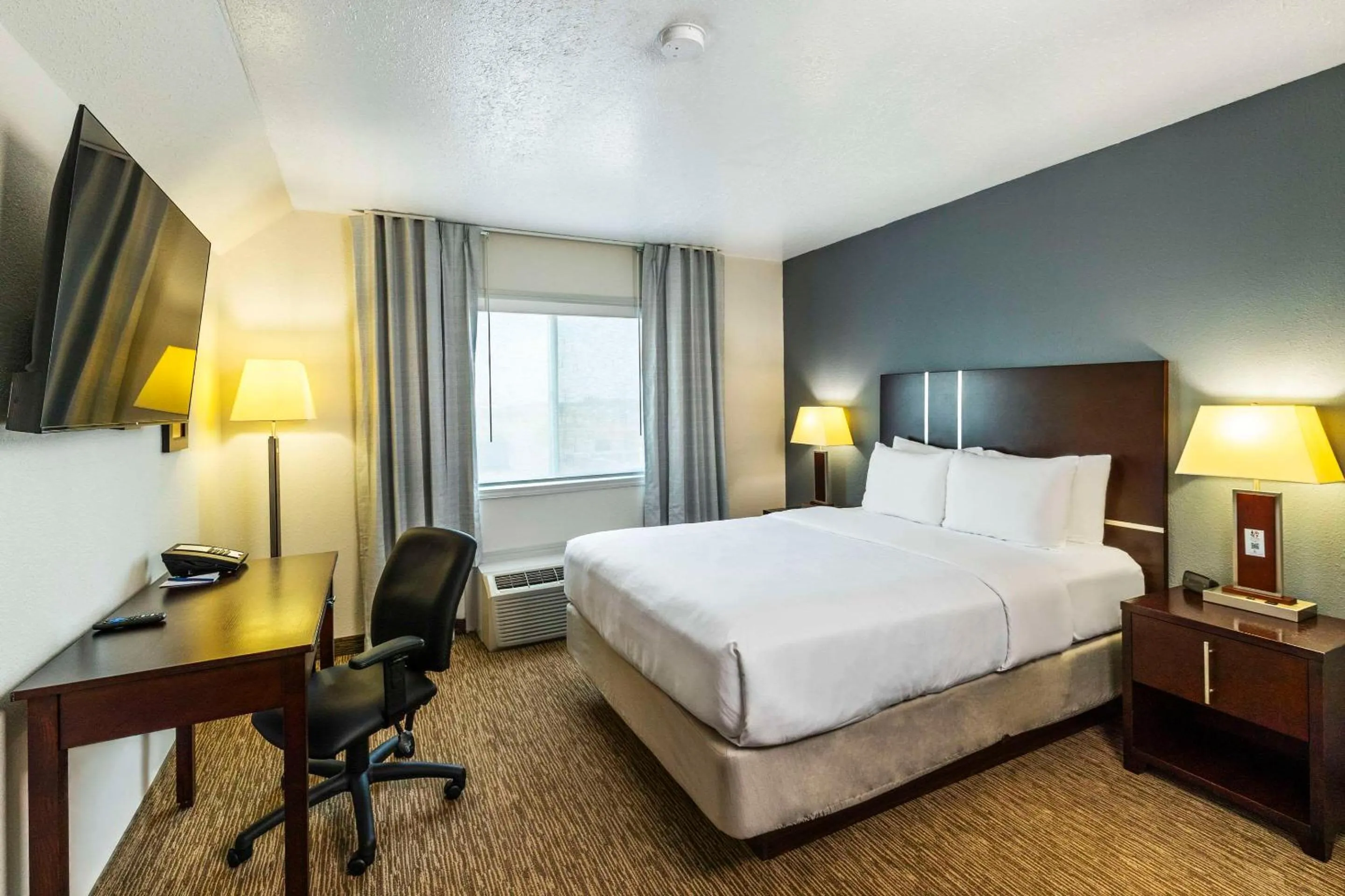 Bedroom, Bed in Comfort Inn & Suites