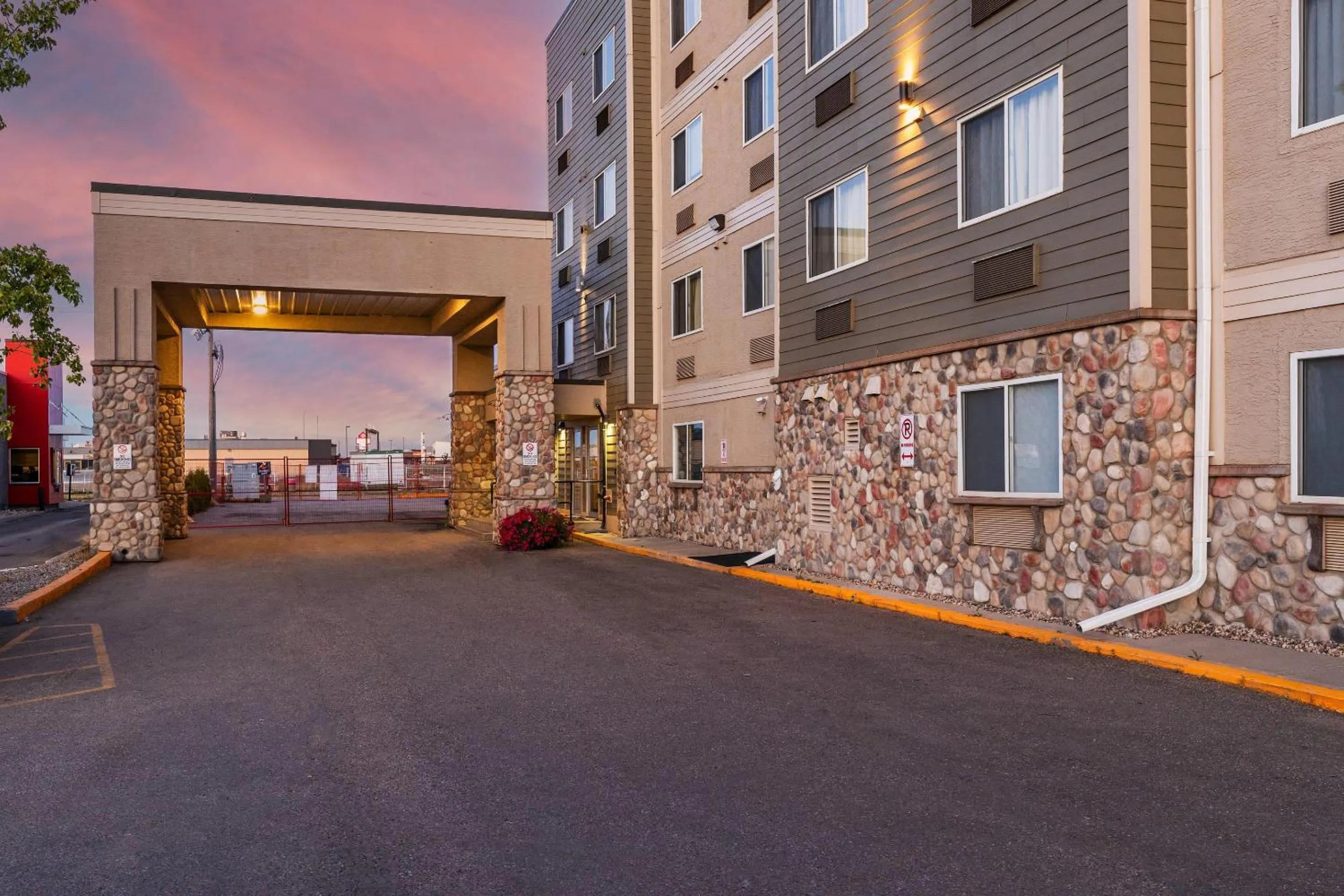 Property building in Comfort Inn & Suites