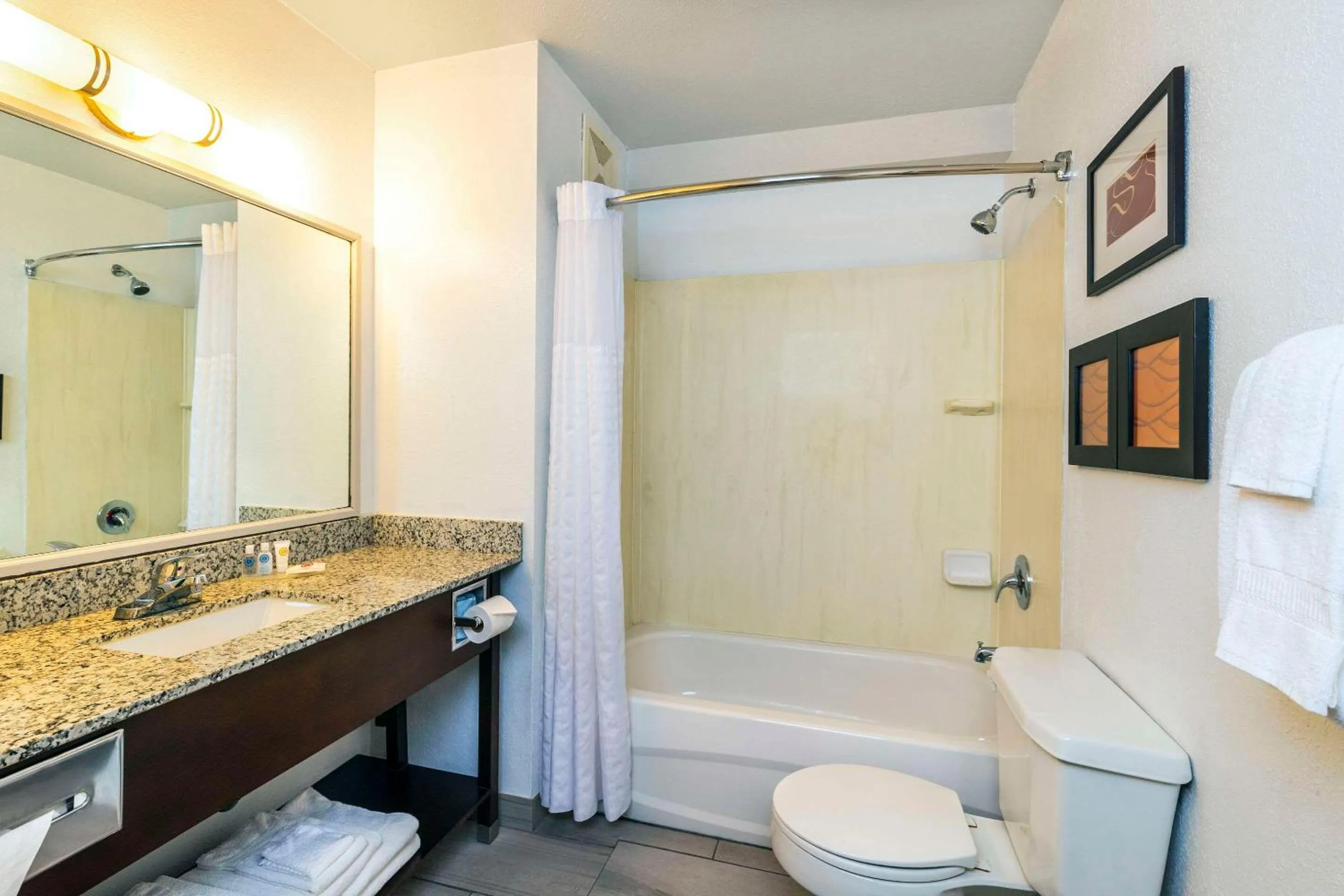 Bedroom in Comfort Inn & Suites