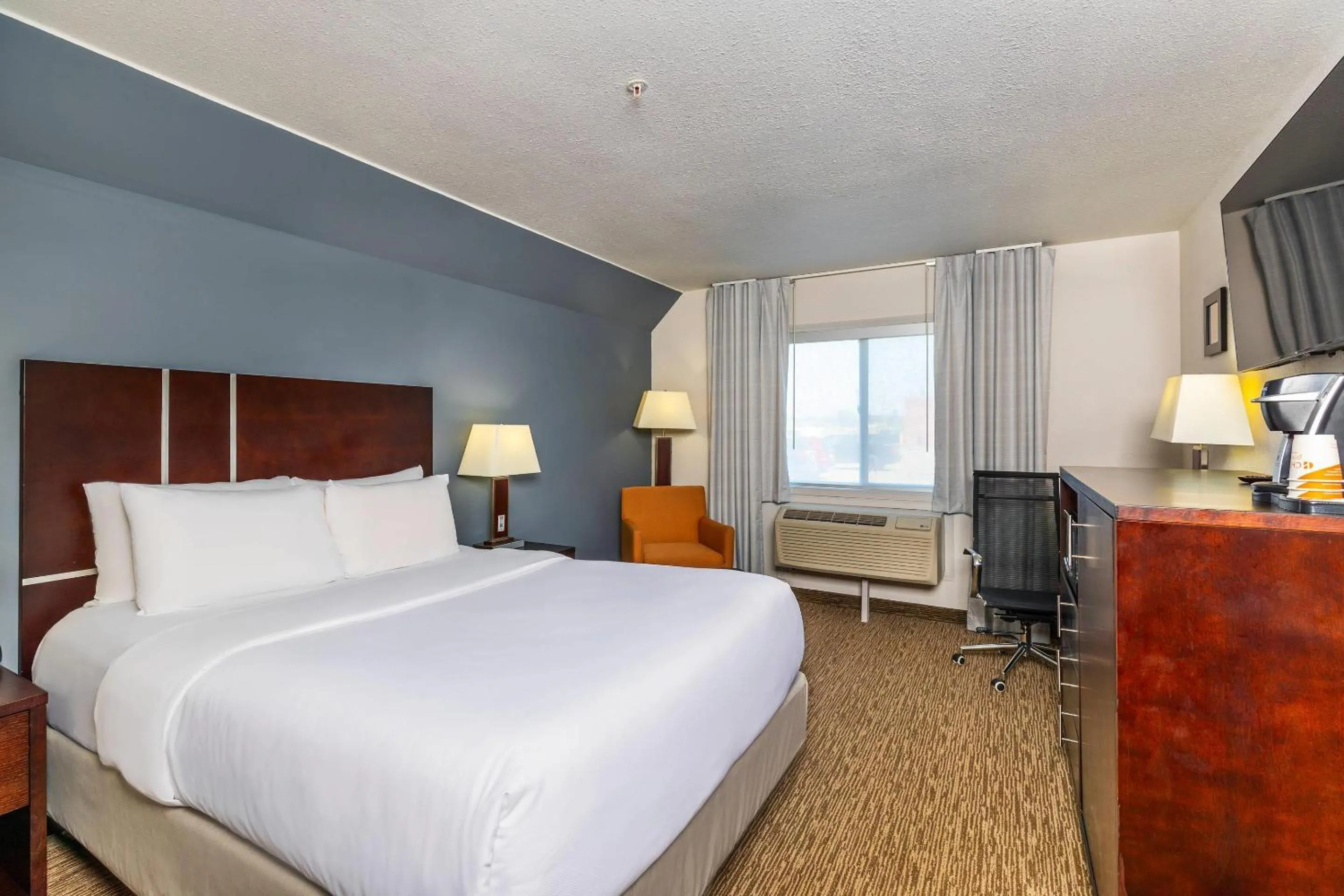 Bedroom, Bed in Comfort Inn & Suites
