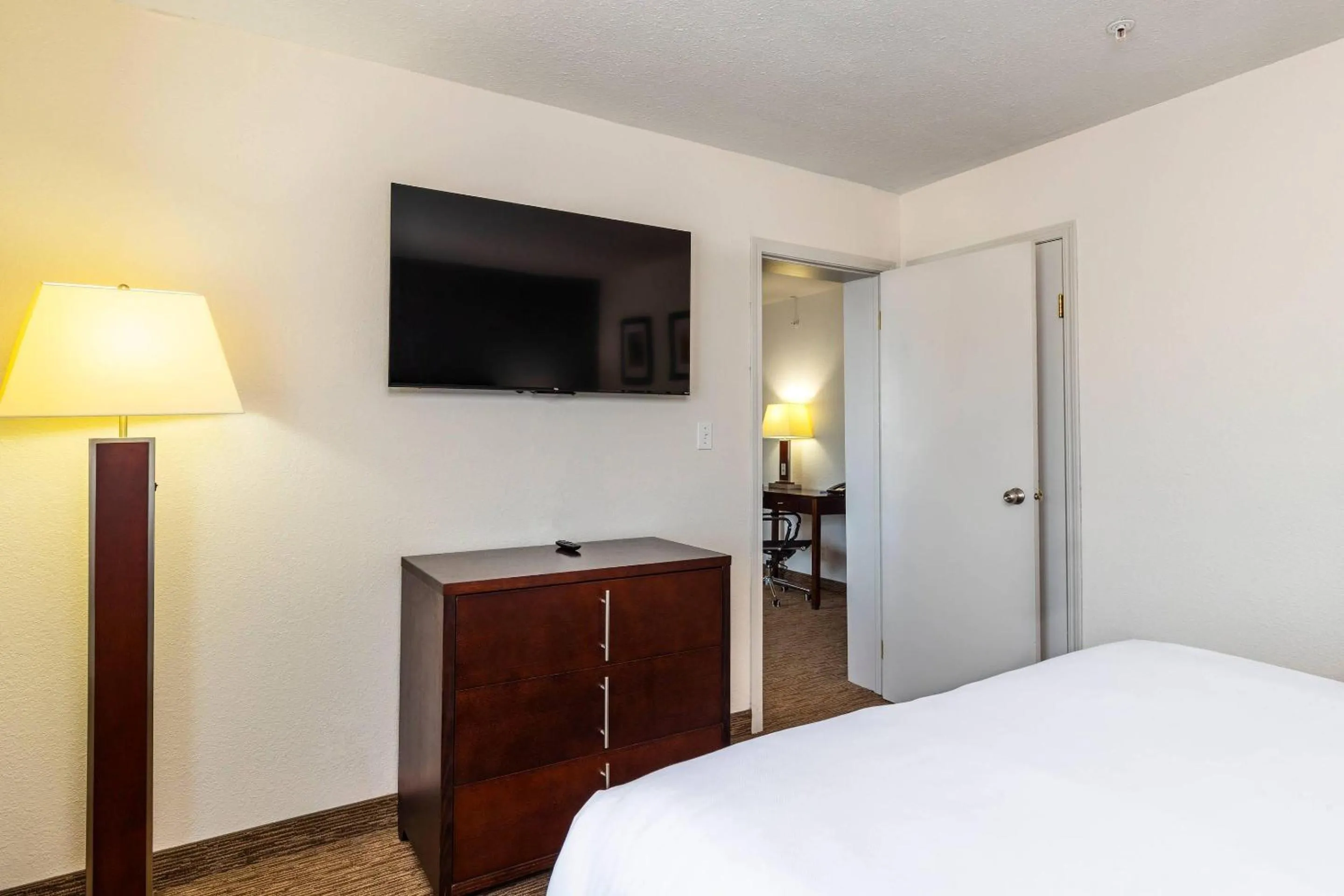 Bedroom, Bed in Comfort Inn & Suites