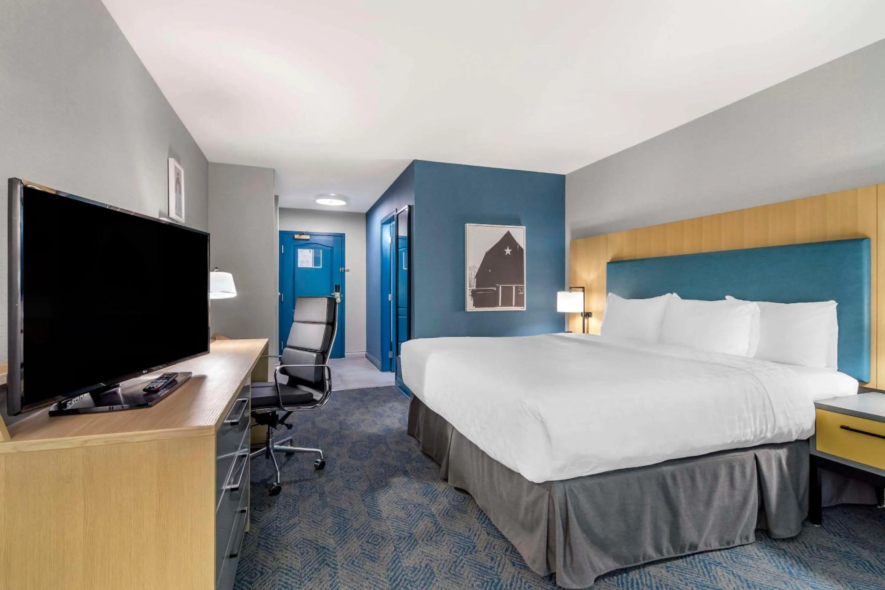 Bedroom, Bed in Clarion Hotel & Conference Centre