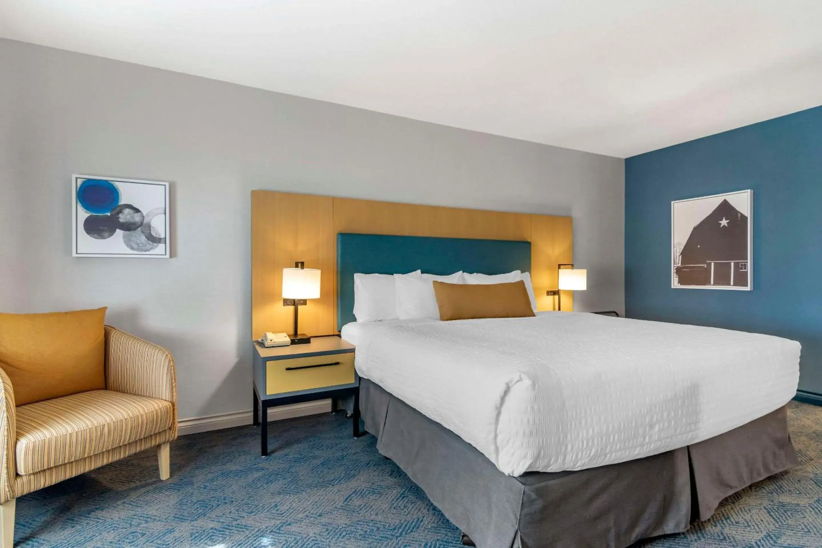 Bedroom, Bed in Clarion Hotel & Conference Centre Bedroom, Bed in Clarion Hotel & Conference Centre