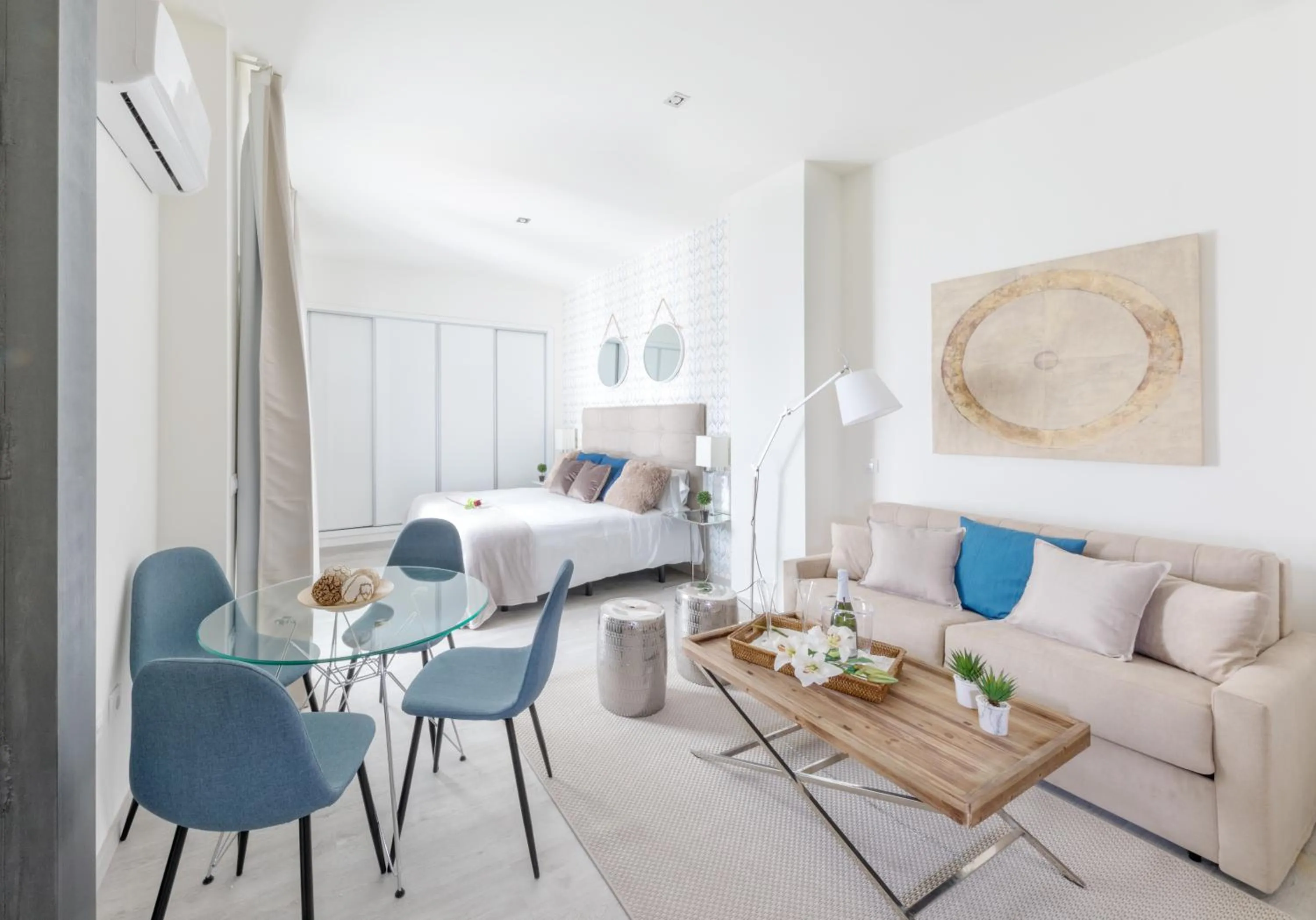 Living room, Bed in Apartamentos Soho Boutique Museo