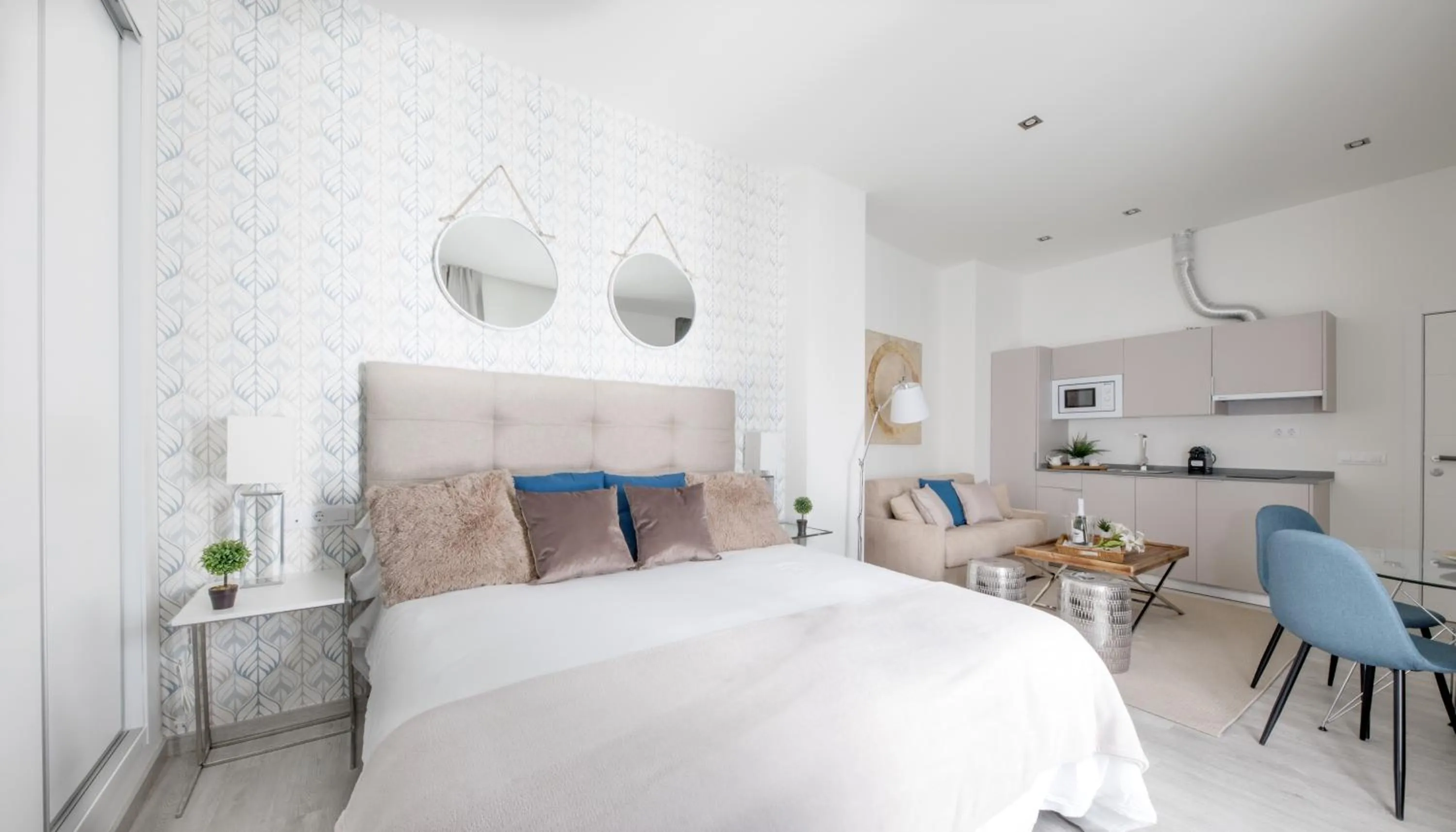 Kitchen or kitchenette, Bed in Apartamentos Soho Boutique Museo