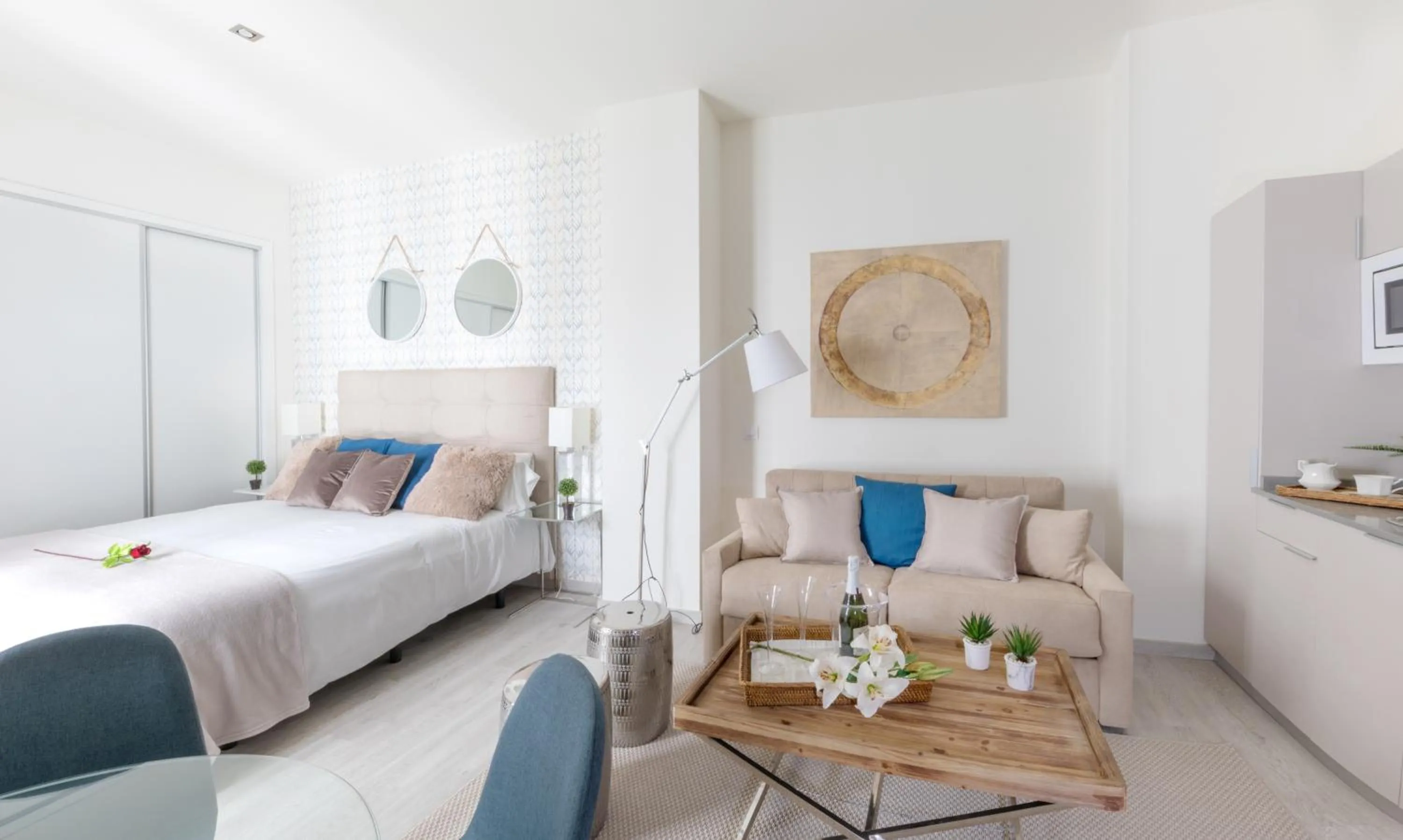 Living room, Bed in Apartamentos Soho Boutique Museo