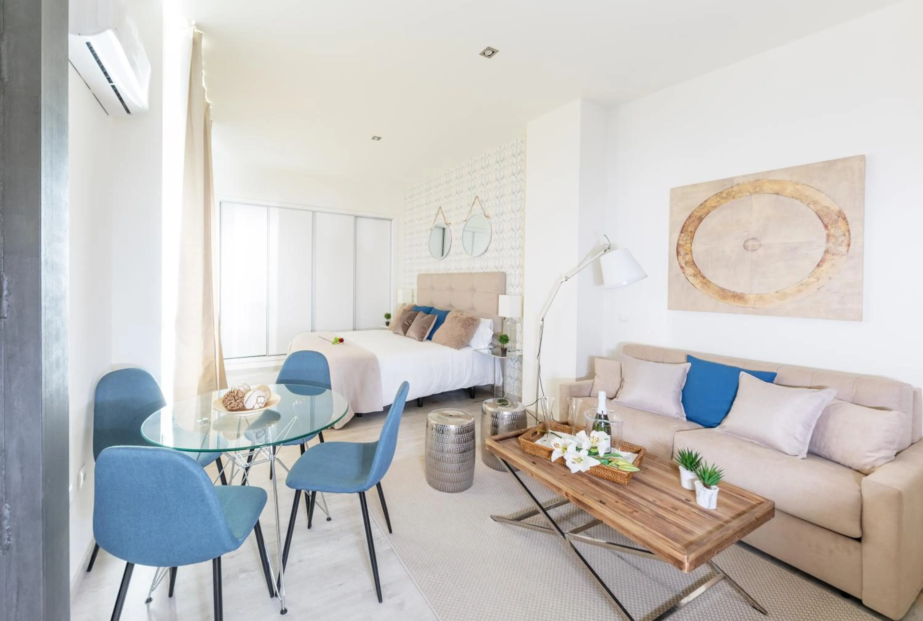 Kitchen or kitchenette, Bed in Apartamentos Soho Boutique Museo