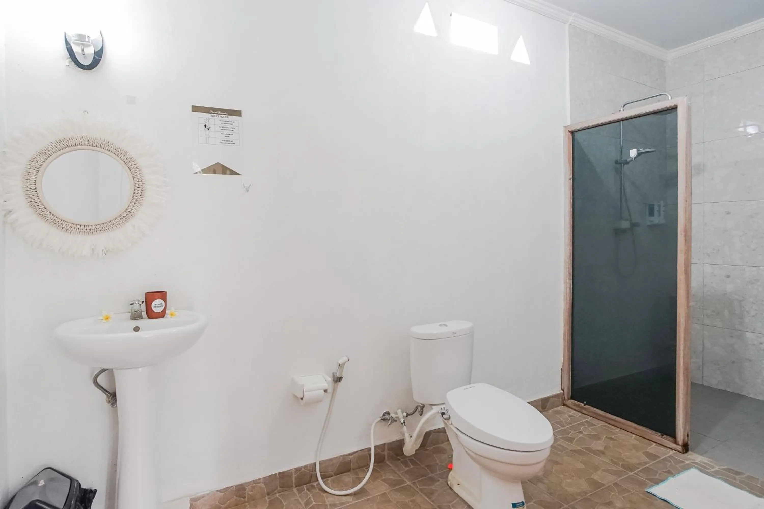 Shower in Karan Homestay Canggu