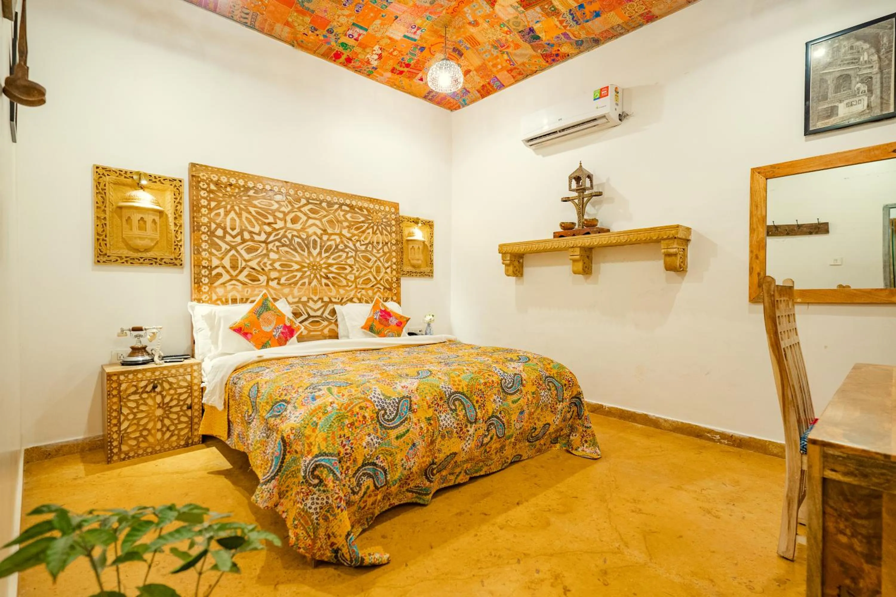 Bed in Garh Meera - A Sensational Boutique Hotel