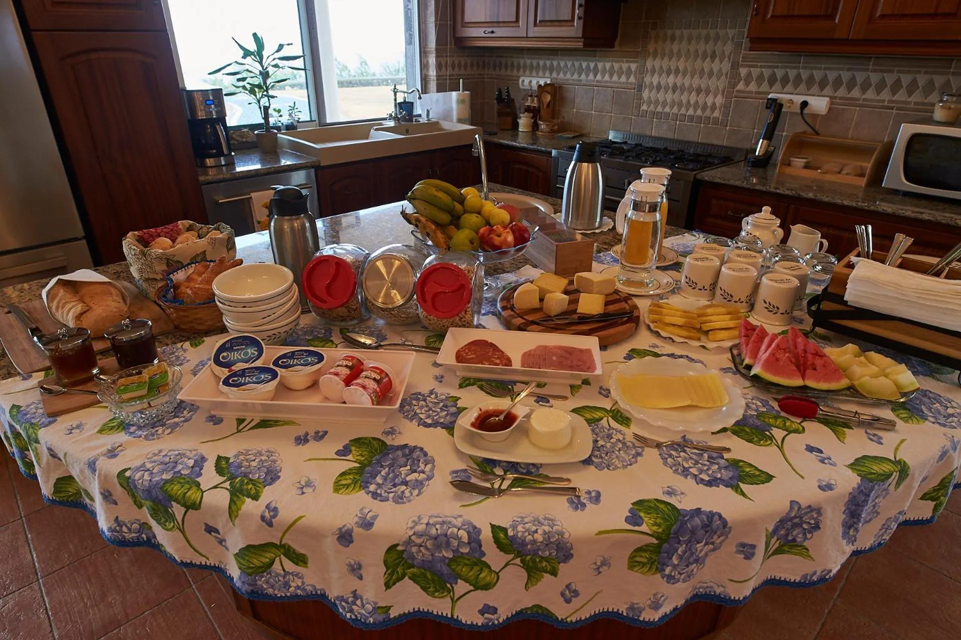 Buffet breakfast in Vivenda da Saudade B&B