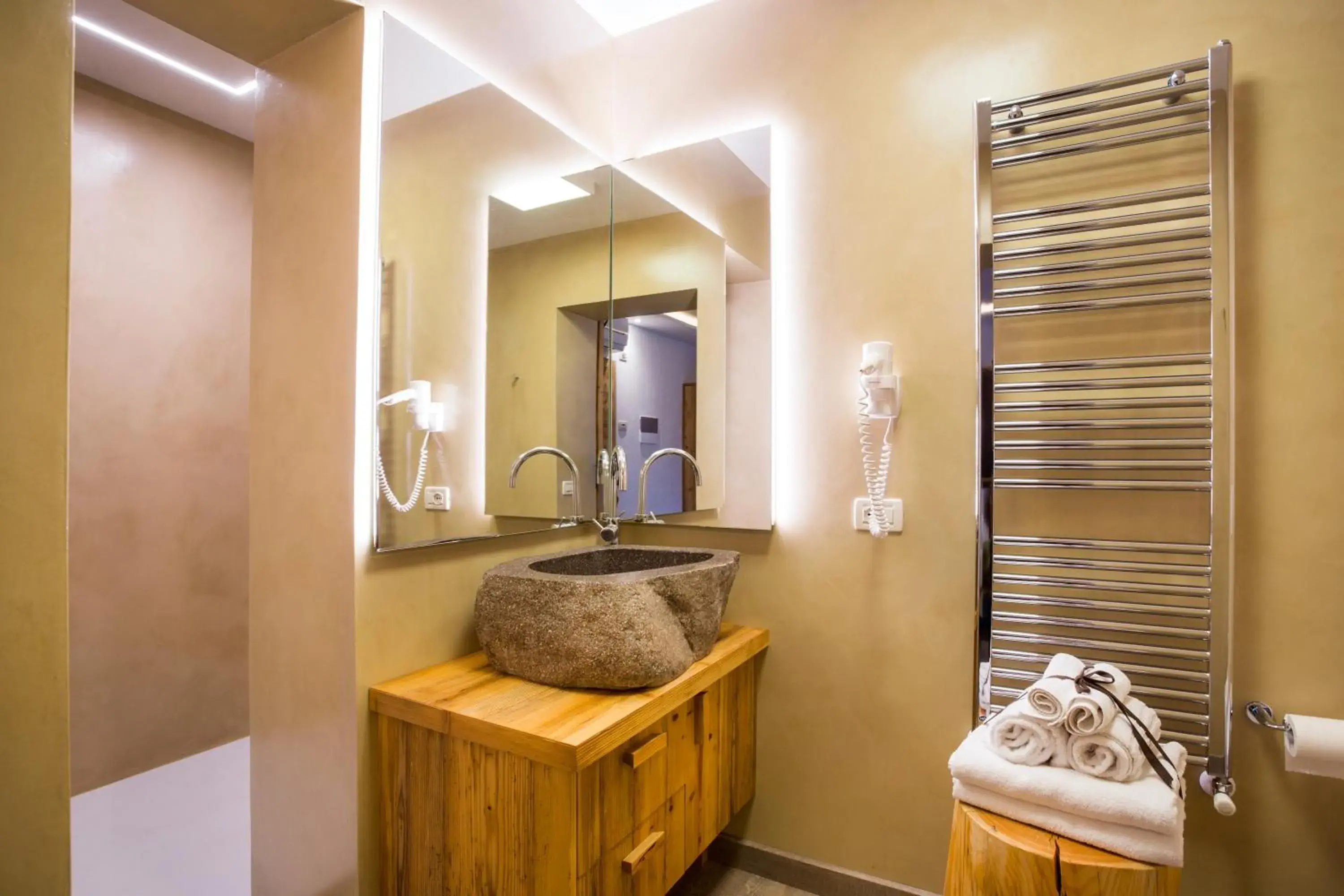 Superior Triple Room in Alpotel Dolomiten Superior Triple Room in Alpotel Dolomiten