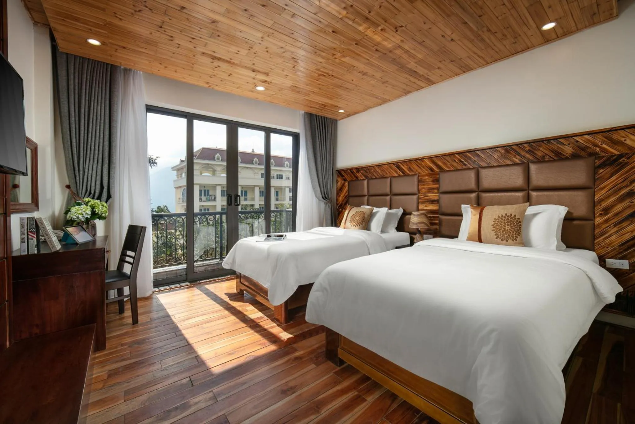 Photo of the whole room, Bed in Sapa Green Hotel