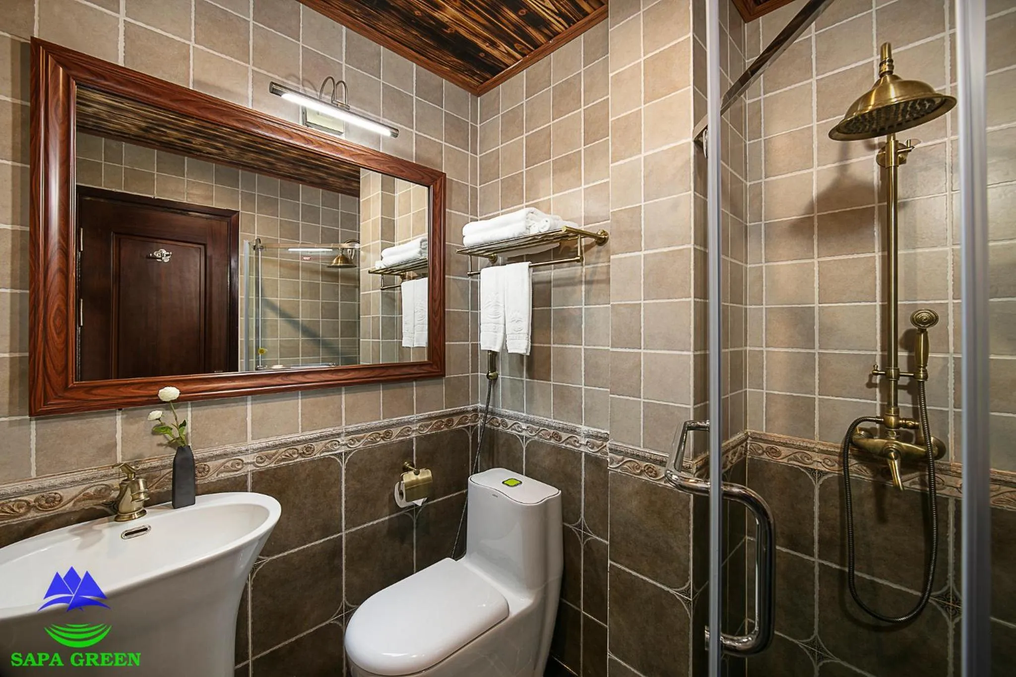 Shower in Sapa Green Hotel