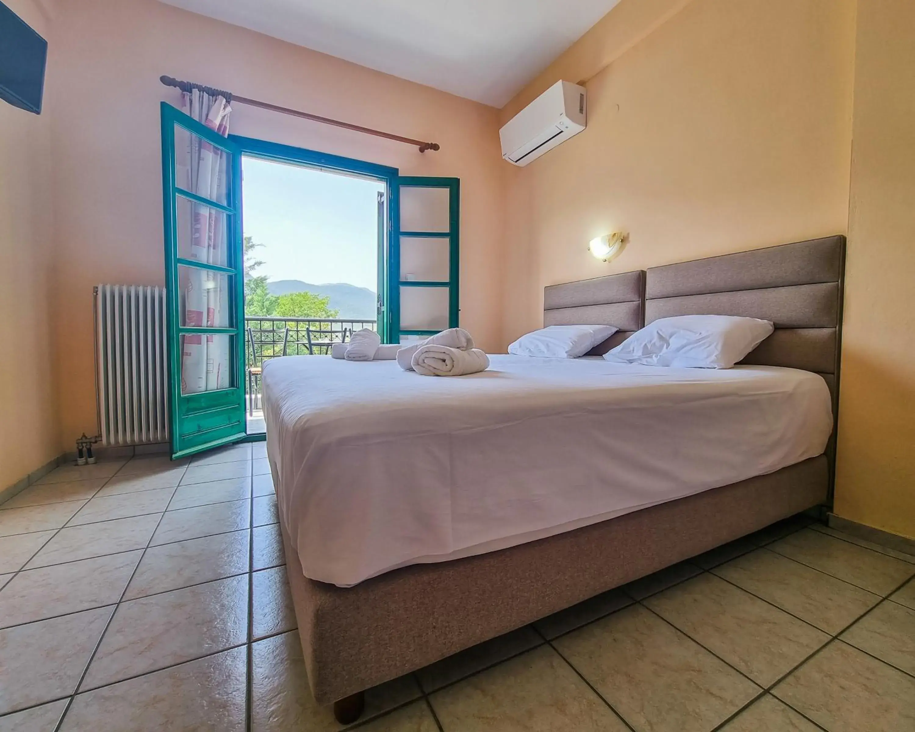 Eight-Bedroom House in Hotel Spiridoula Eight-Bedroom House in Hotel Spiridoula