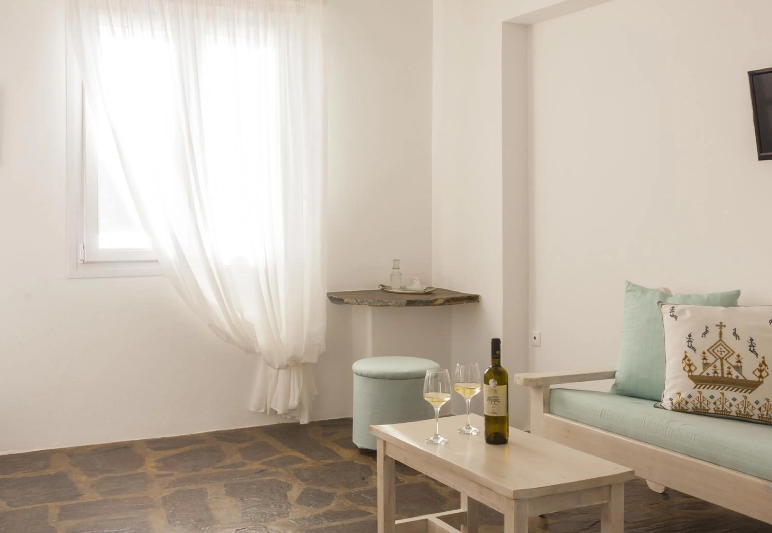 Seating area in Scorpios Hotel & Suites