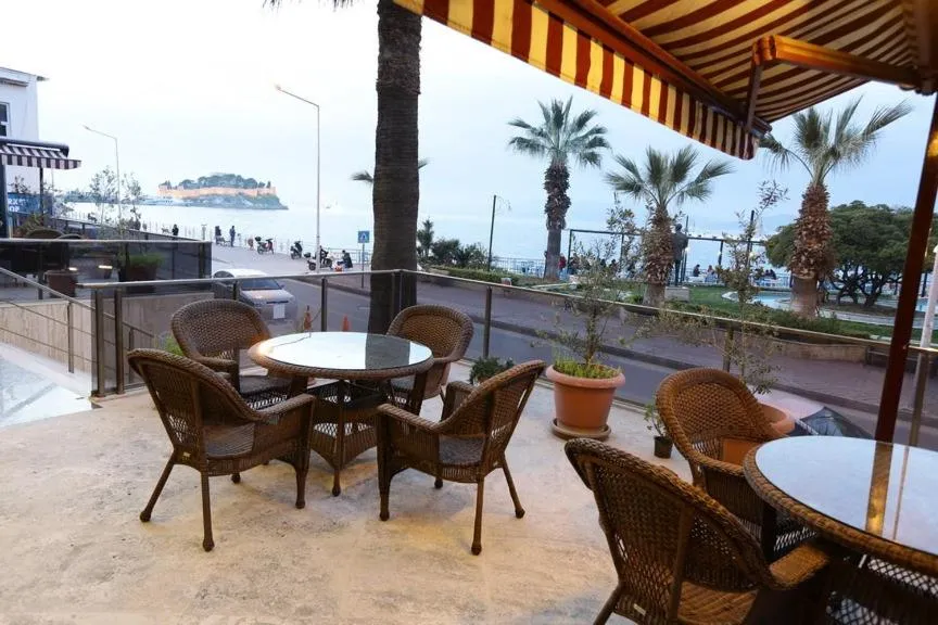 Patio in Kayhanbey Hotel