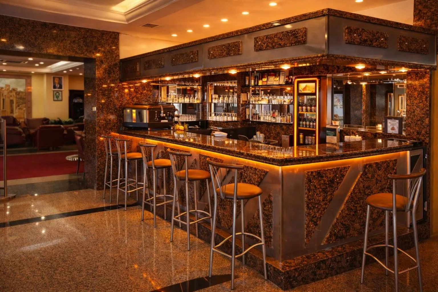 Lounge or bar in Kayhanbey Hotel