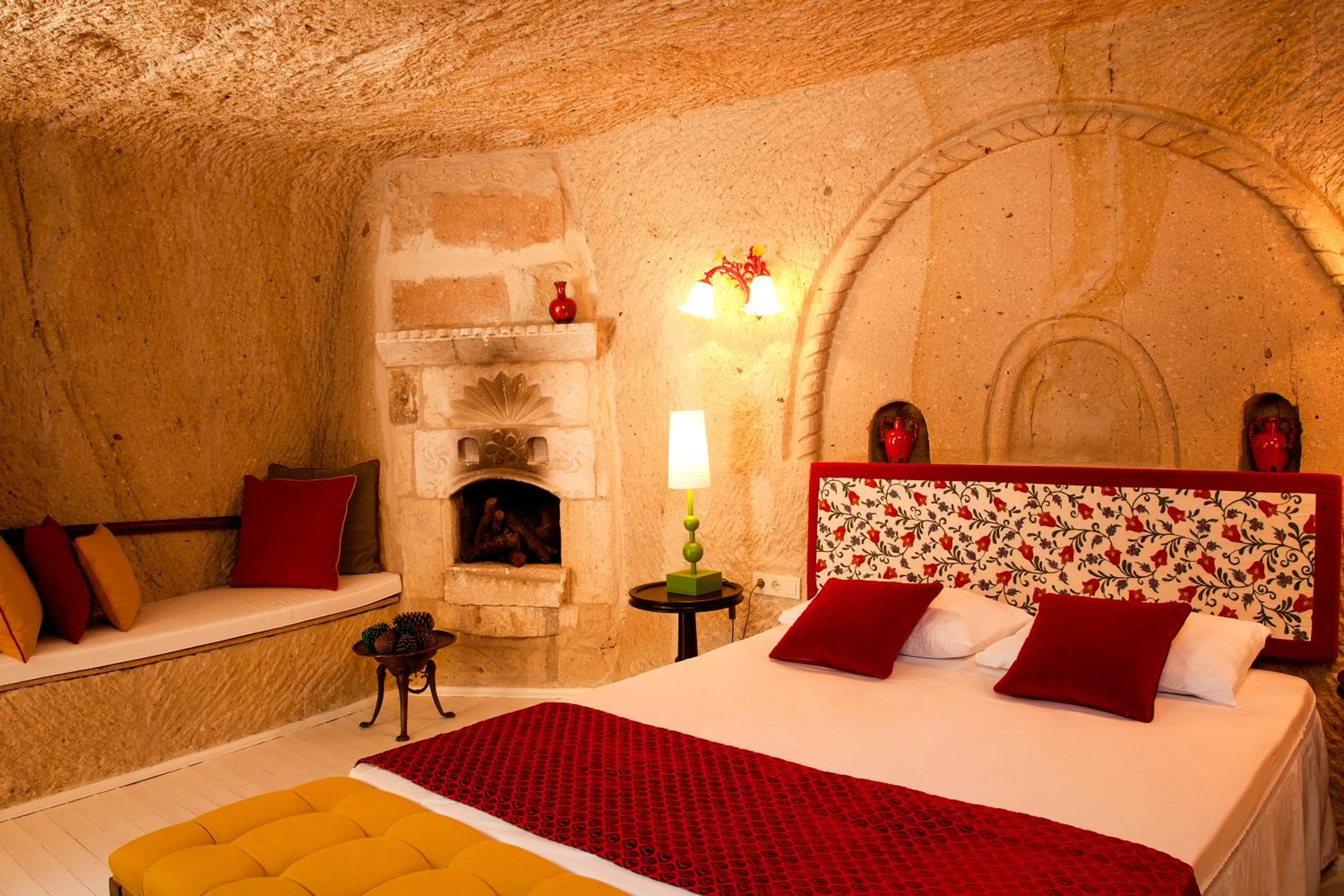 Bed in Hezen Cave Hotel