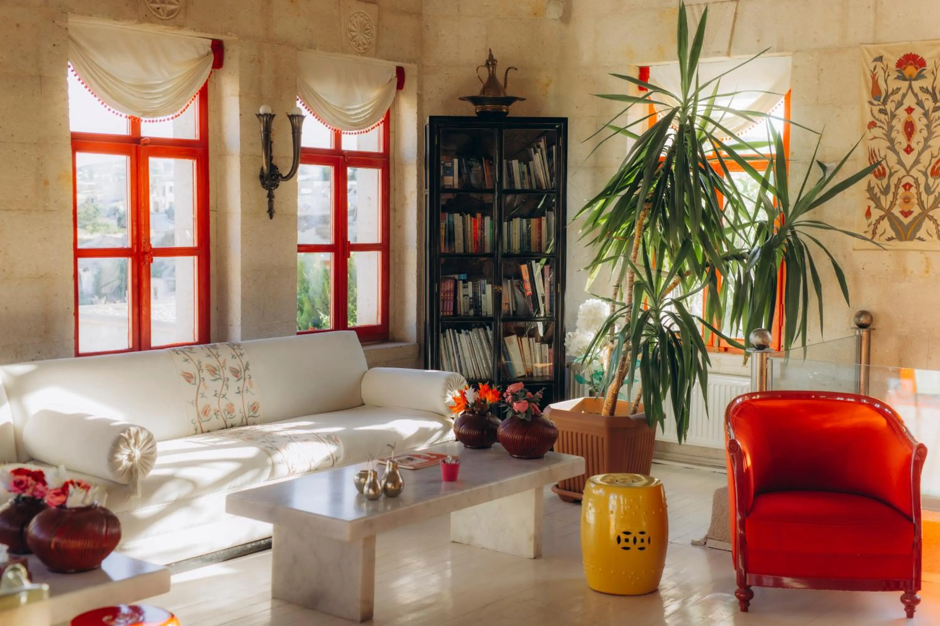 Living room in Hezen Cave Hotel