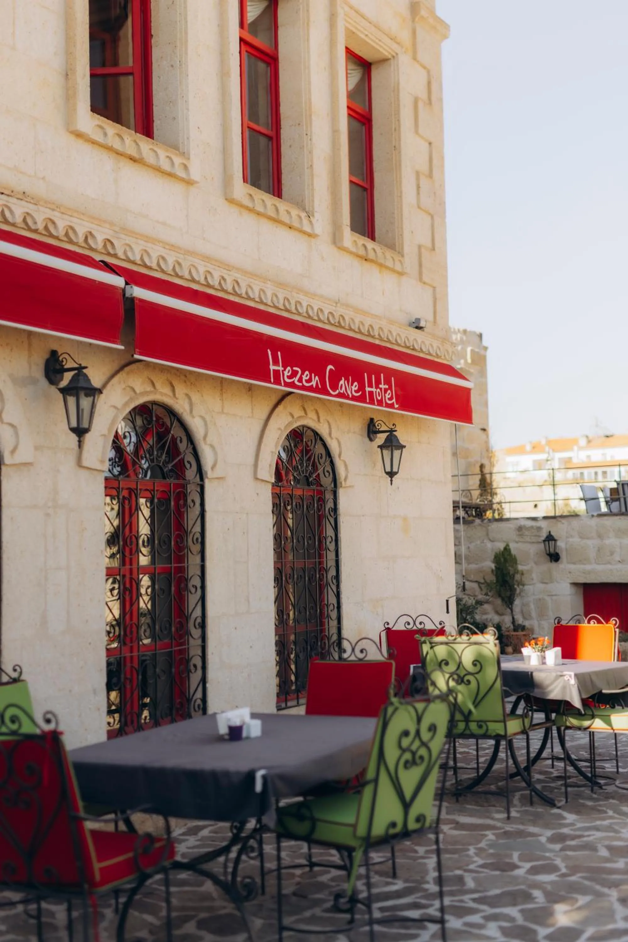 Restaurant/places to eat in Hezen Cave Hotel